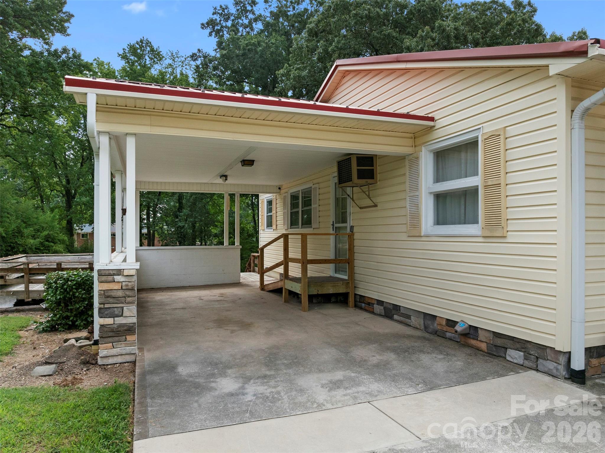 Single Family Residence at 603 Duke Street, Thomasville, photo 9 of 39