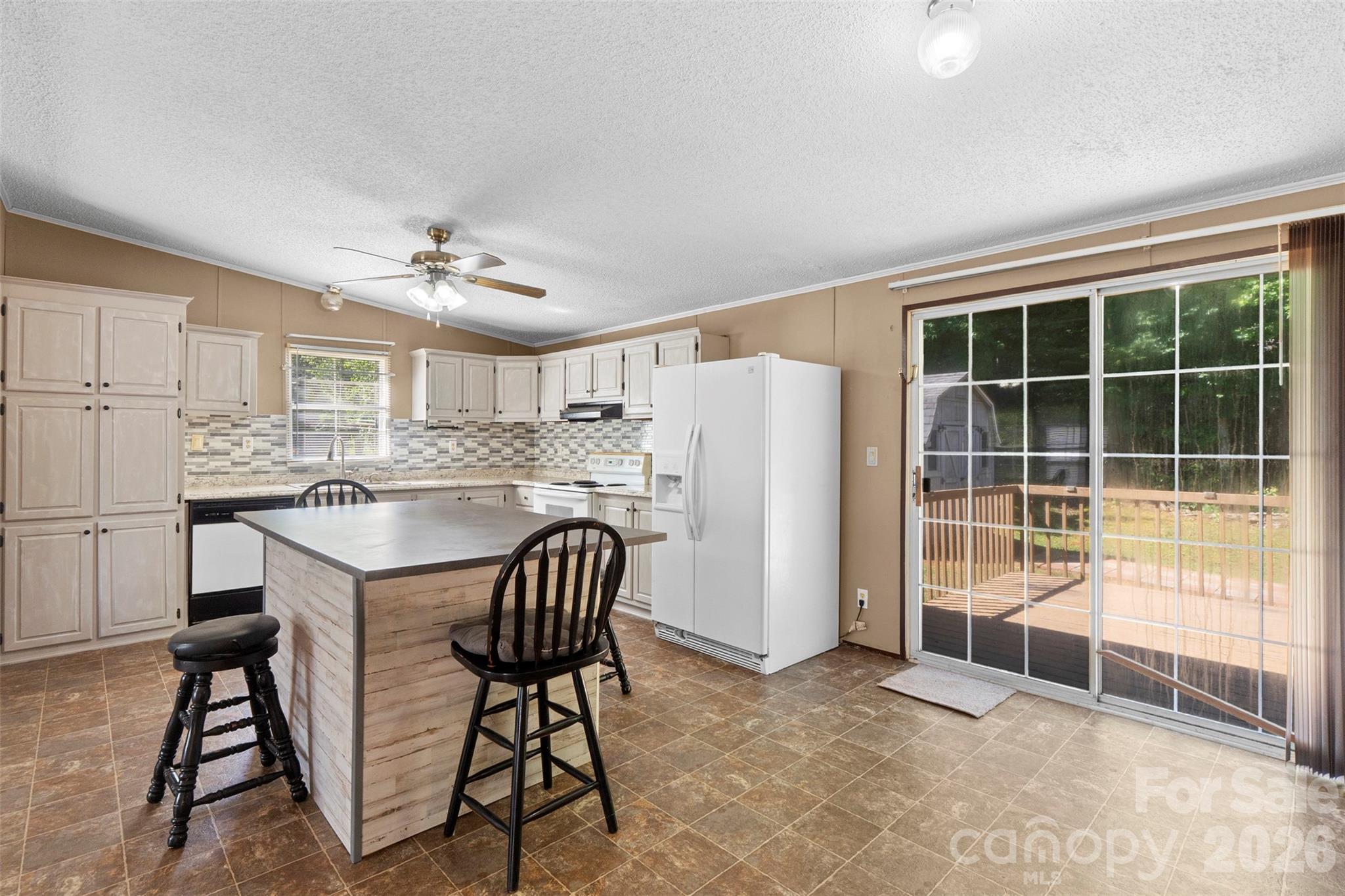 Single Family Residence at 199 Sable Lane, Thomasville, photo 14 of 42