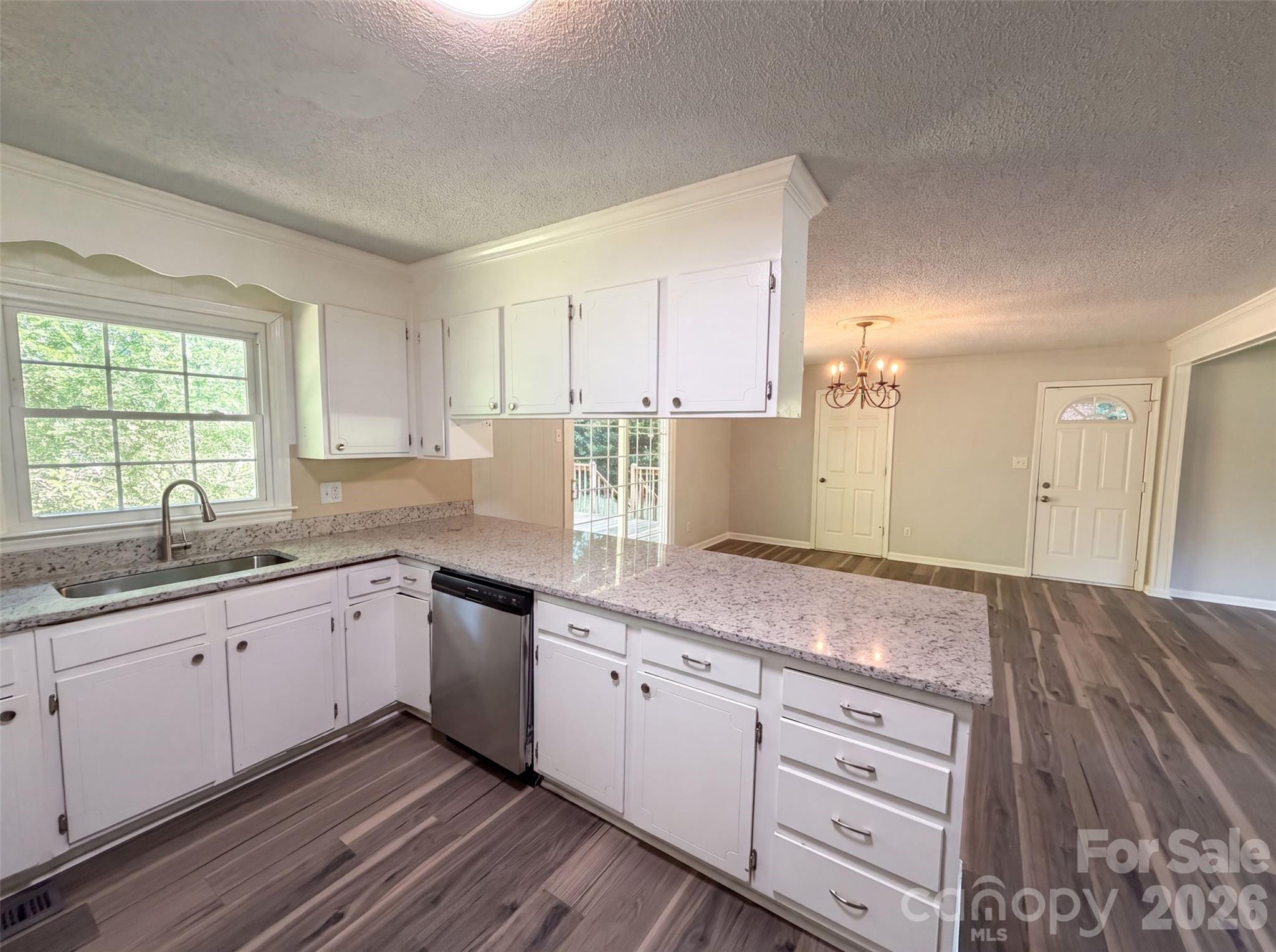 Single Family Residence at 4305 Dawnwood Drive, Gastonia, photo 9 of 16