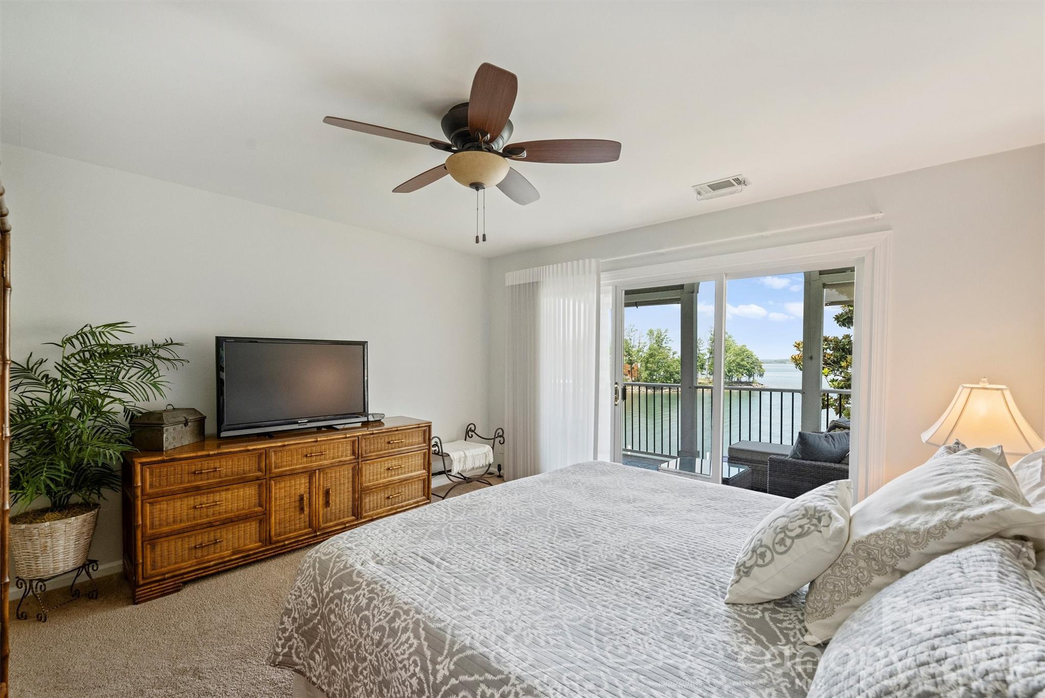 Condominium at 20427 Harborgate Court, Cornelius, photo 19 of 45