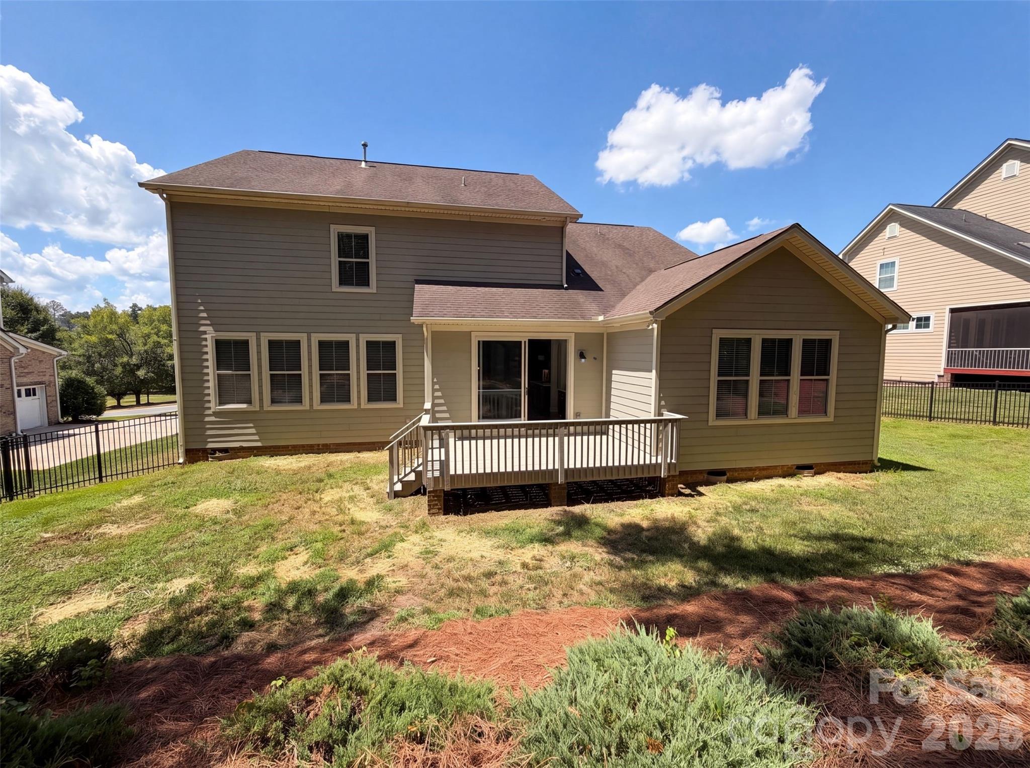 Single Family Residence at 147 Monteray Oaks Circle, Fort Mill, photo 5 of 19