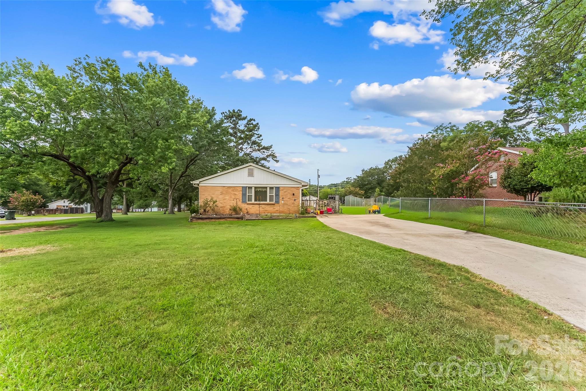 Single Family Residence at 315 Windwood Drive, Bessemer City, photo 16 of 21