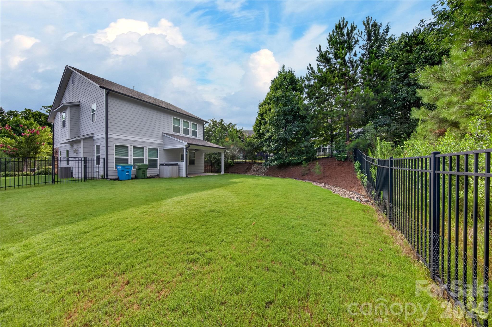 Flat, Ideal for Play or Entertainment - 1879 Felts Parkway, Fort Mill