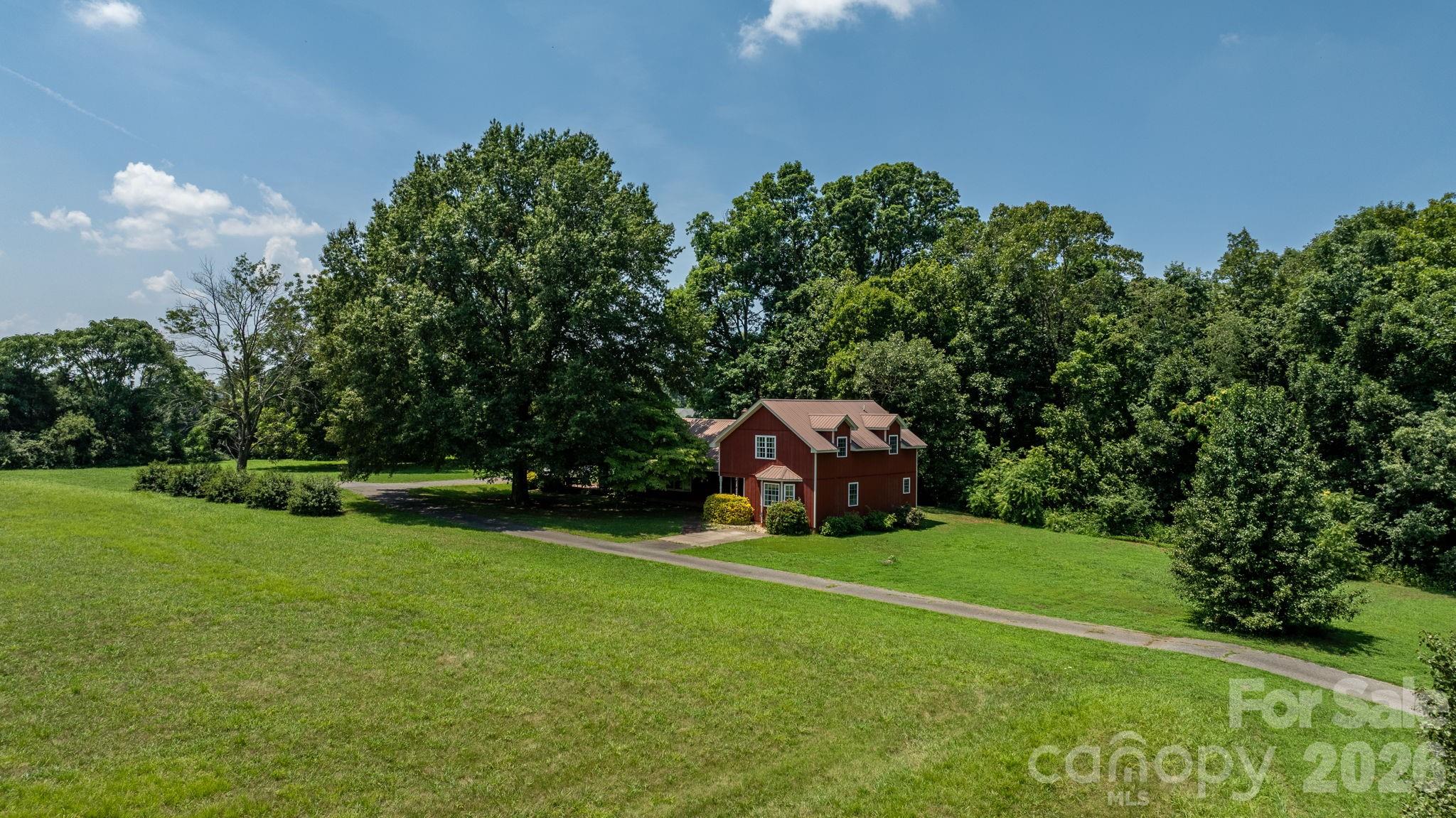 Single Family Residence at 2097 Hermit Trail, Newton, photo 4 of 48
