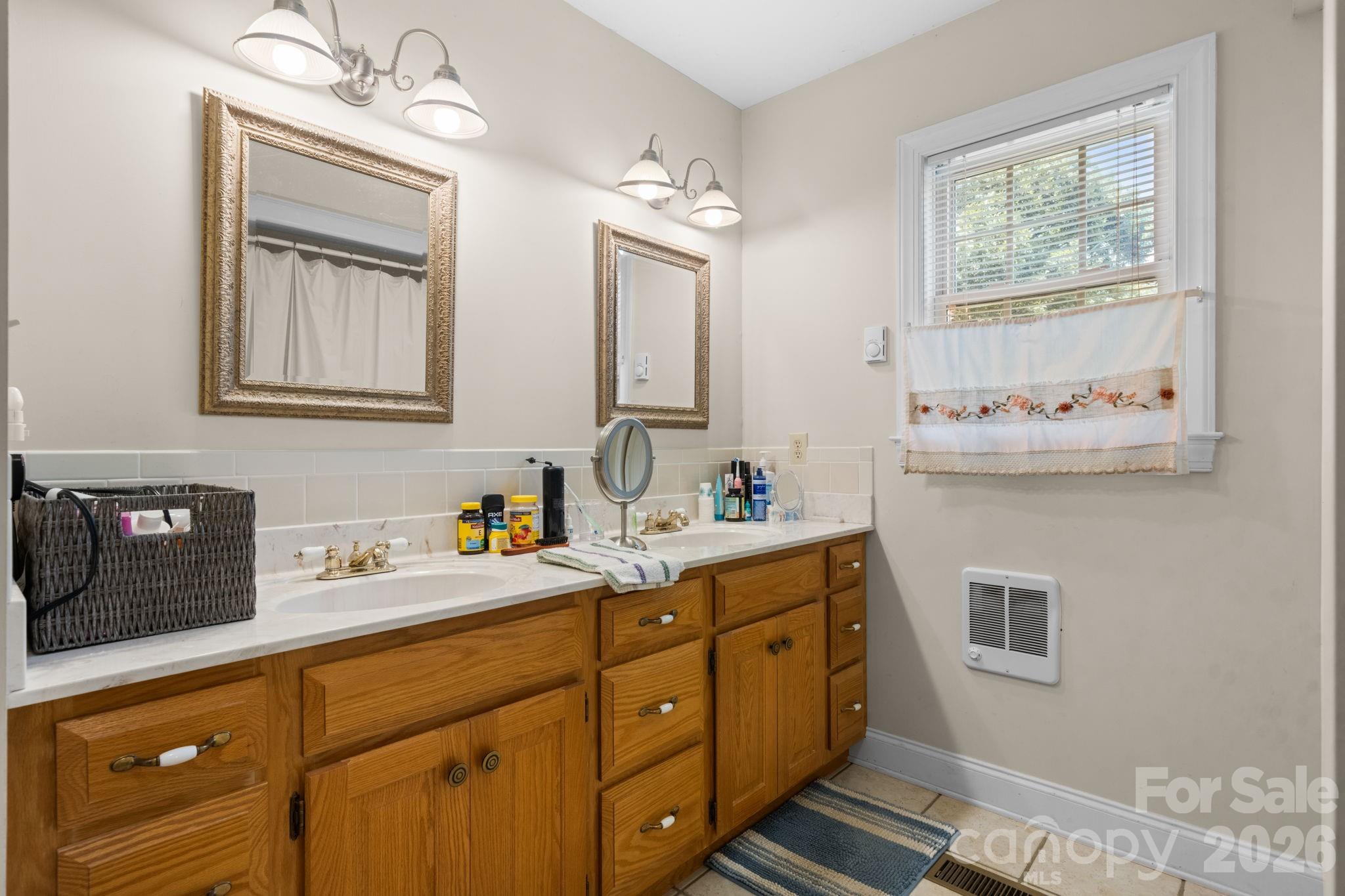 Single Family Residence at 2097 Hermit Trail, Newton, photo 24 of 48