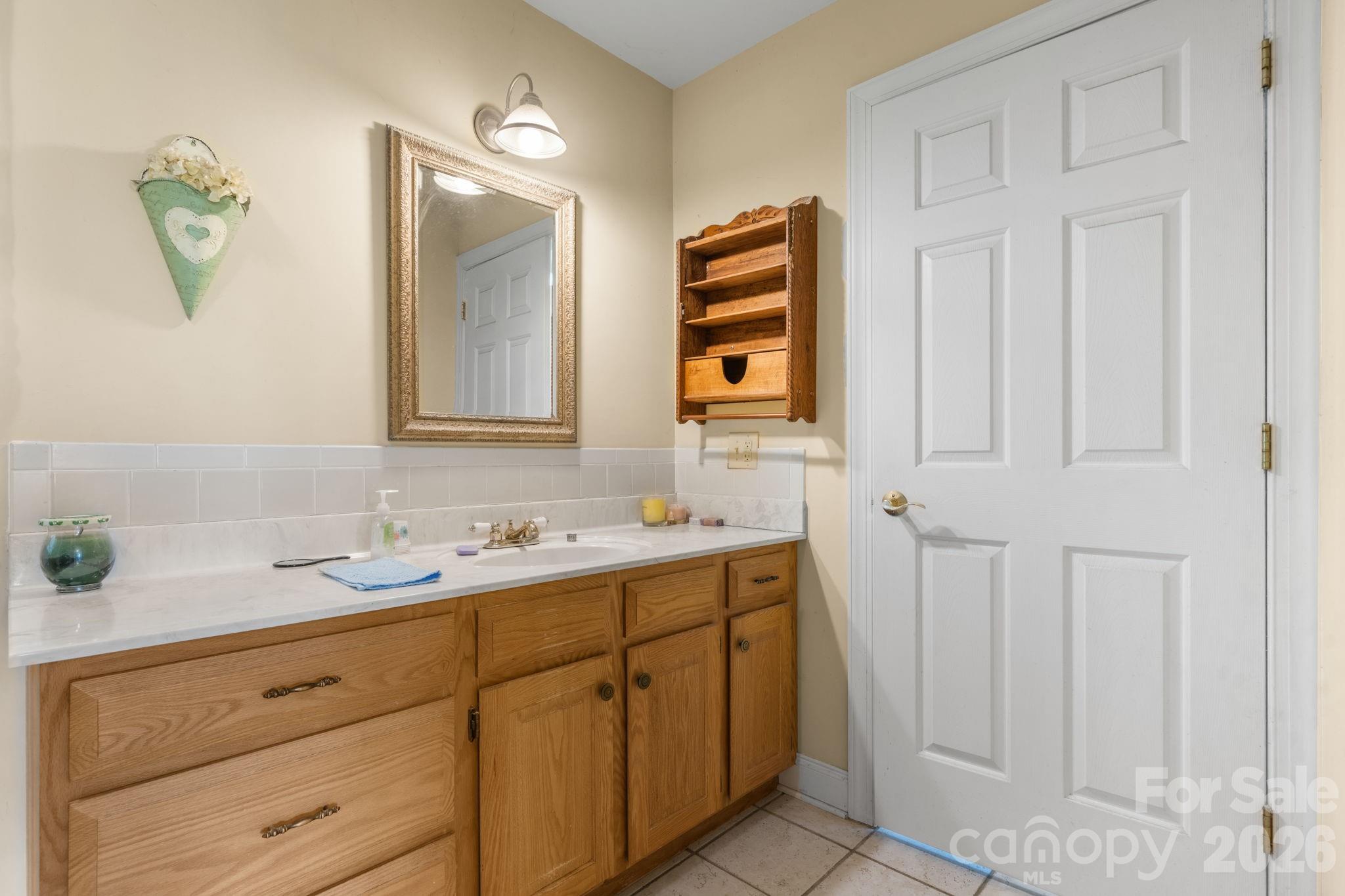 Single Family Residence at 2097 Hermit Trail, Newton, photo 33 of 48