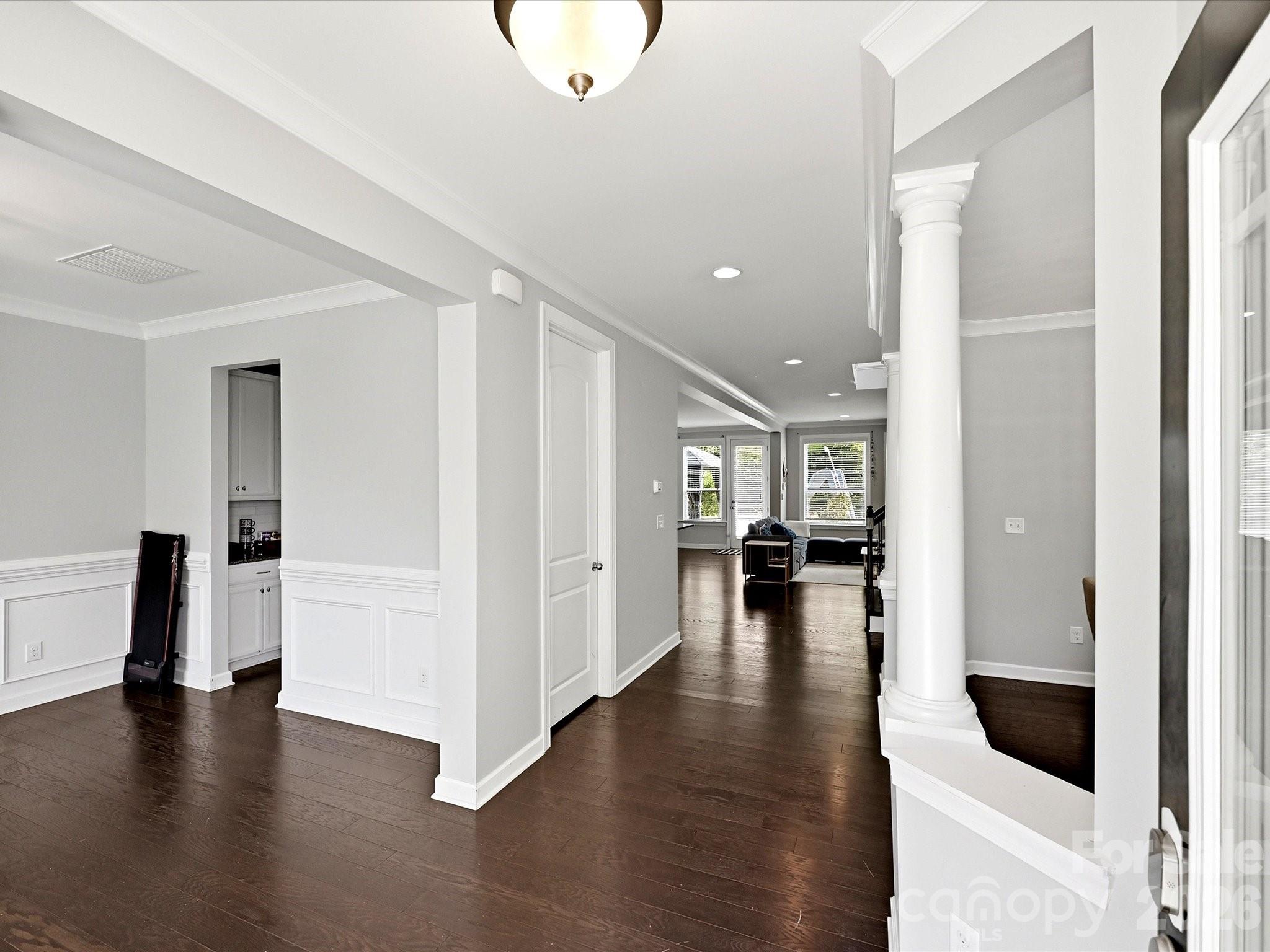 Single Family Residence at 2657 Cheverny Place, Concord, photo 3 of 37