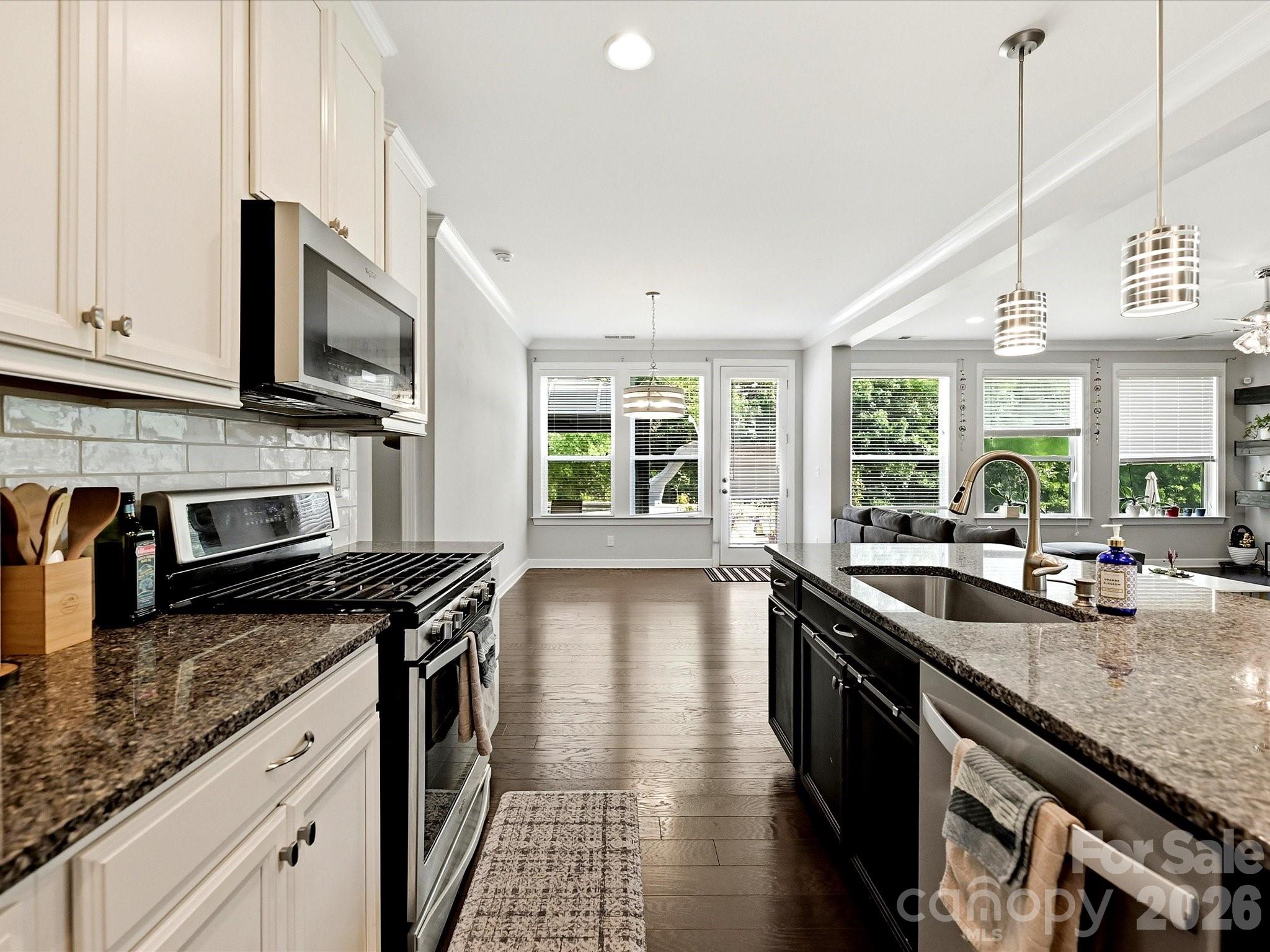 Single Family Residence at 2657 Cheverny Place, Concord, photo 13 of 37