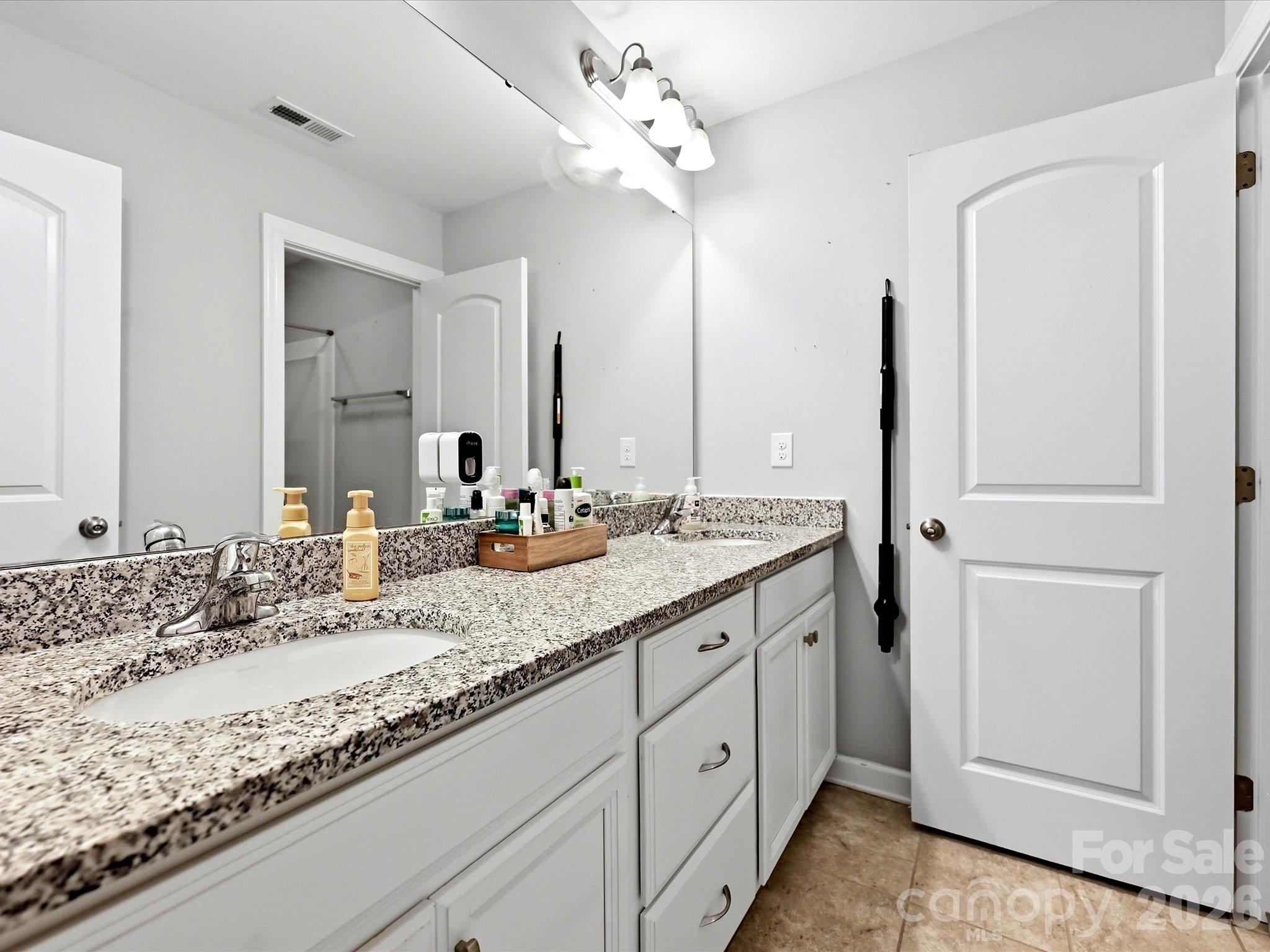 Single Family Residence at 2657 Cheverny Place, Concord, photo 31 of 37