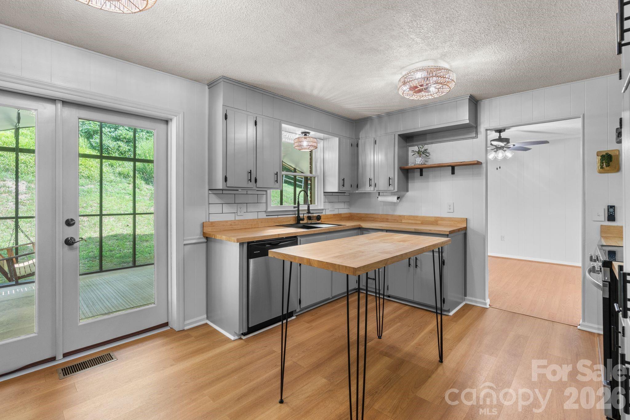 Single Family Residence at 44 Green Drive, Waynesville, photo 5 of 48