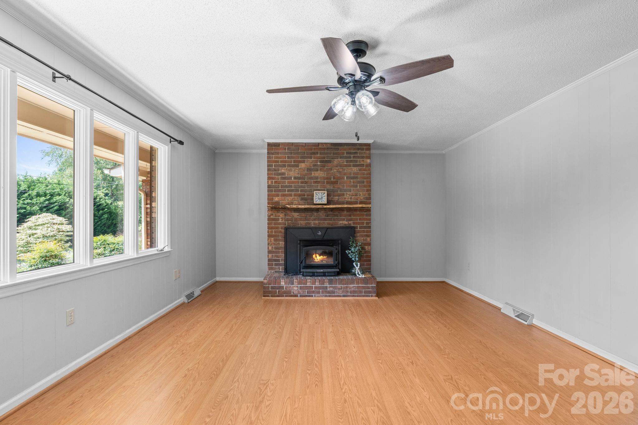 Single Family Residence at 44 Green Drive, Waynesville, photo 8 of 48