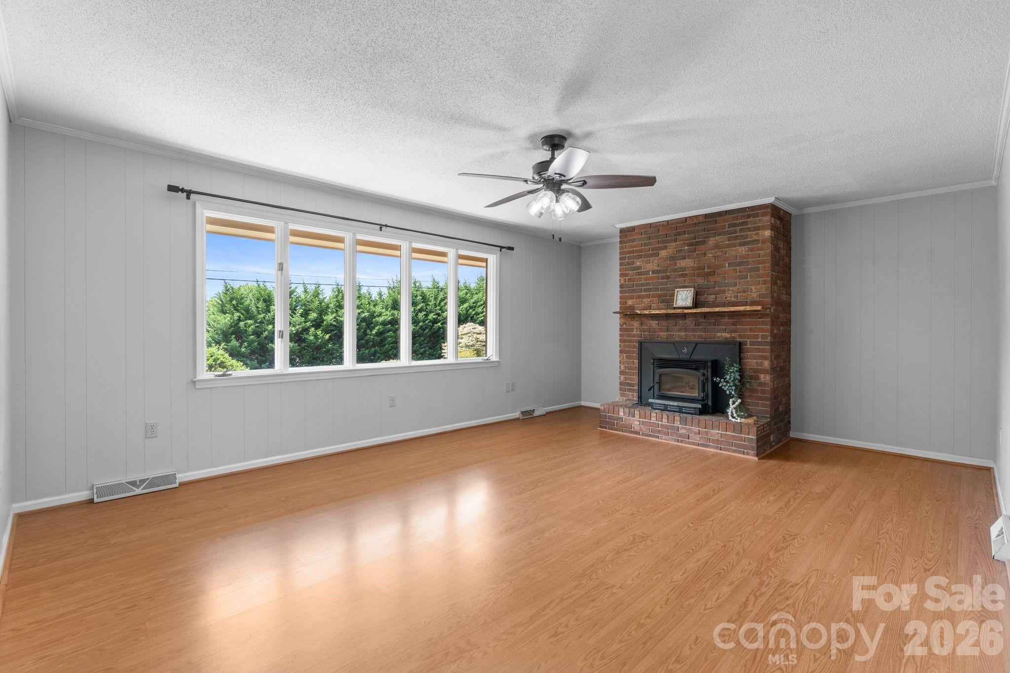 Single Family Residence at 44 Green Drive, Waynesville, photo 9 of 48