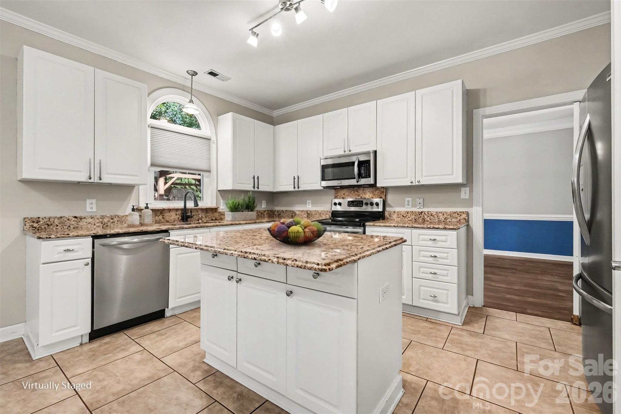 Single Family Residence at 4112 Deerfield Drive NW, Concord, photo 9 of 38