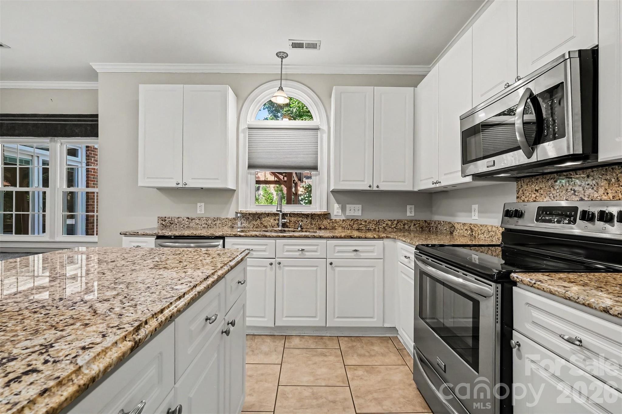 Single Family Residence at 4112 Deerfield Drive NW, Concord, photo 10 of 38