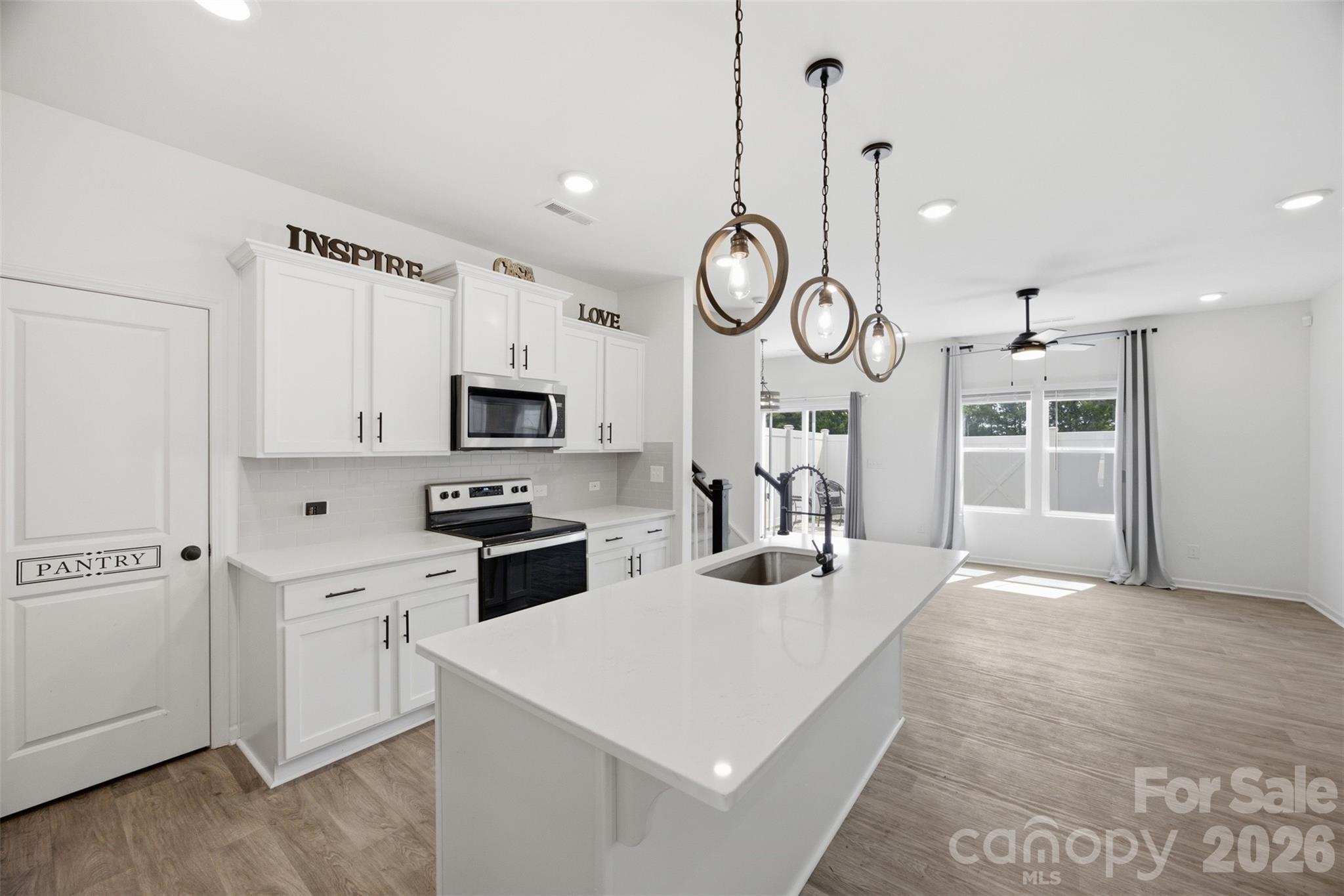 Townhouse at 2037 Crooked Oak Lane, York, photo 8 of 38