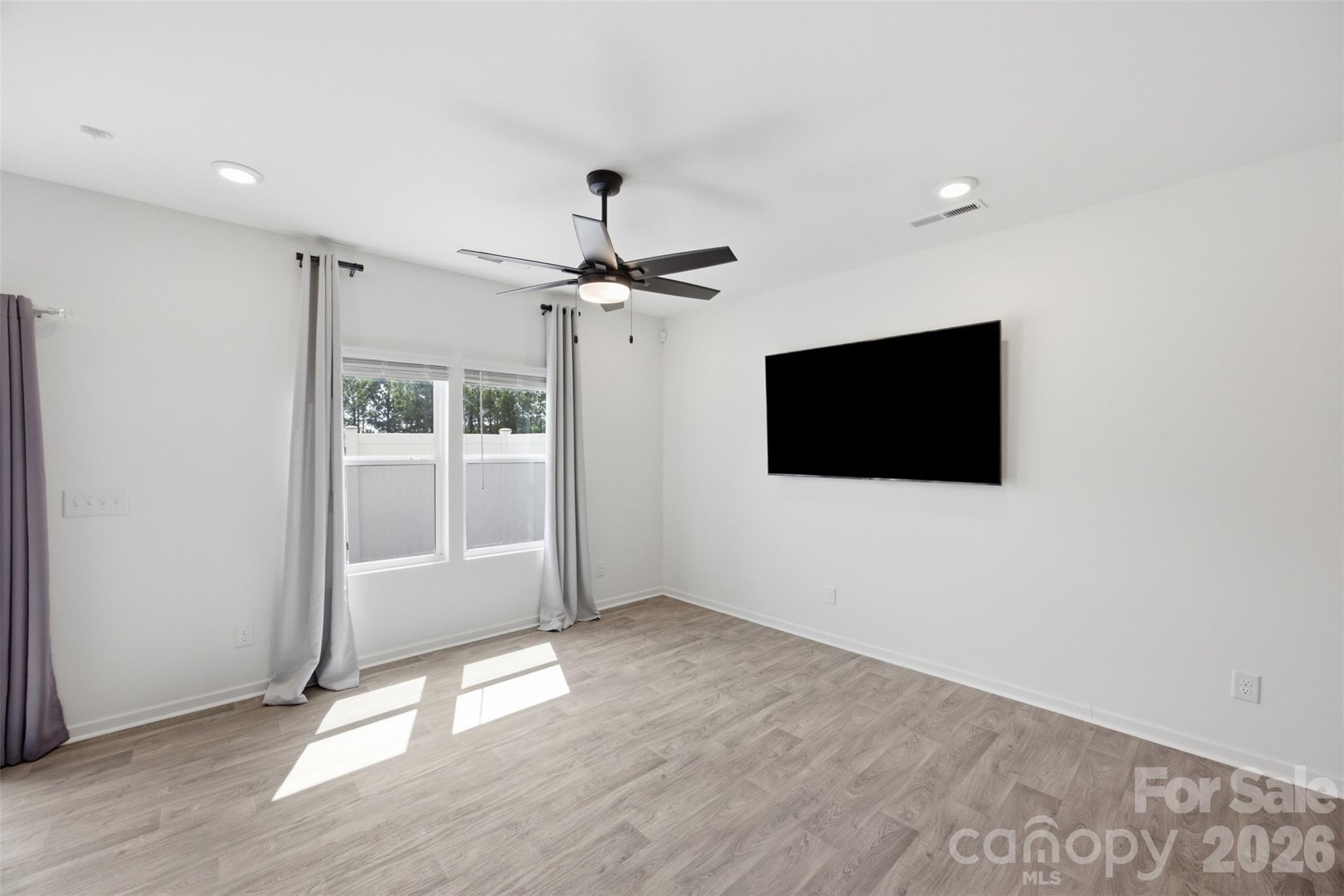 Townhouse at 2037 Crooked Oak Lane, York, photo 16 of 38