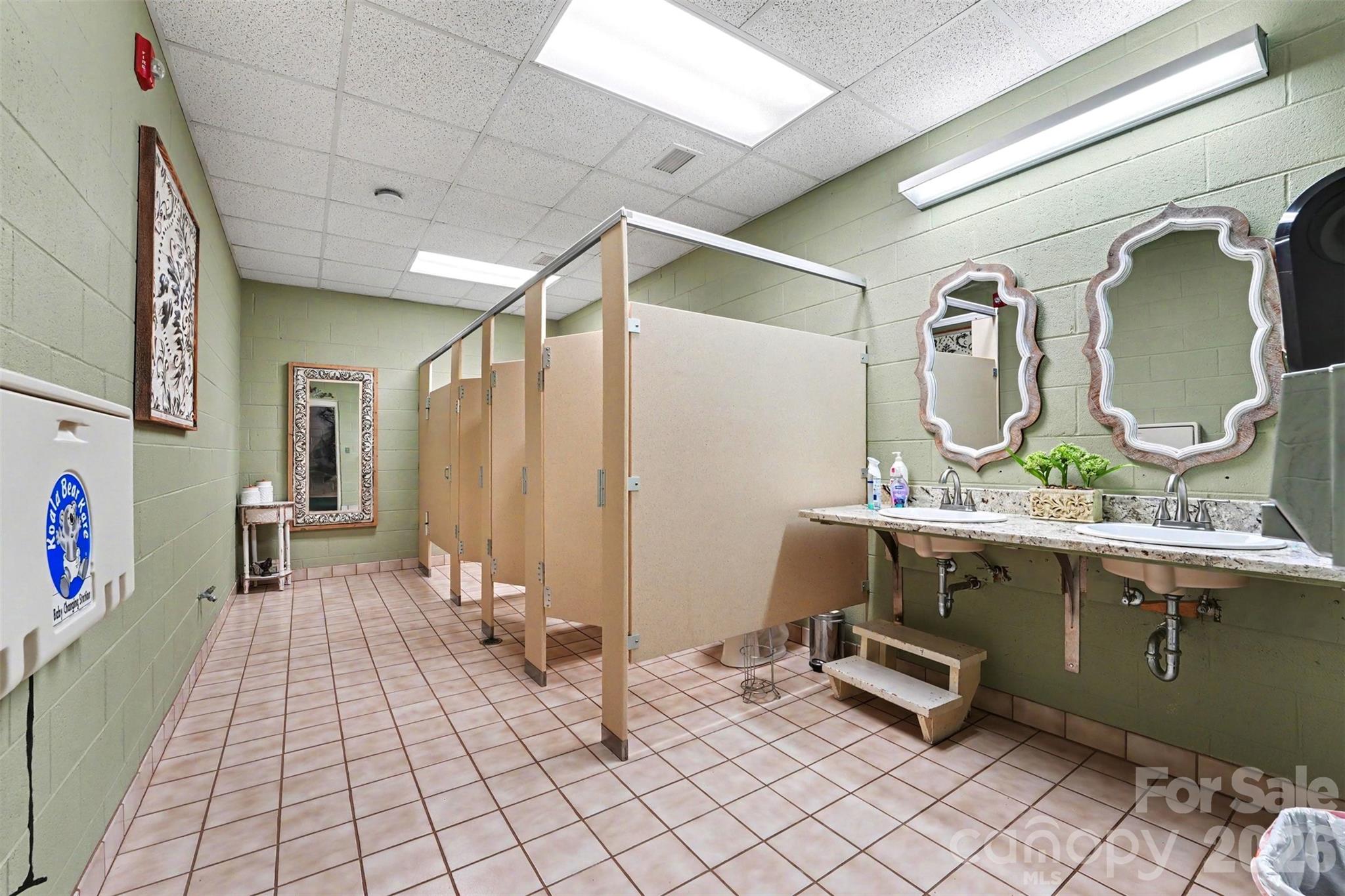 Special Purpose at 1855 6th Street SE, Hickory, photo 18 of 46