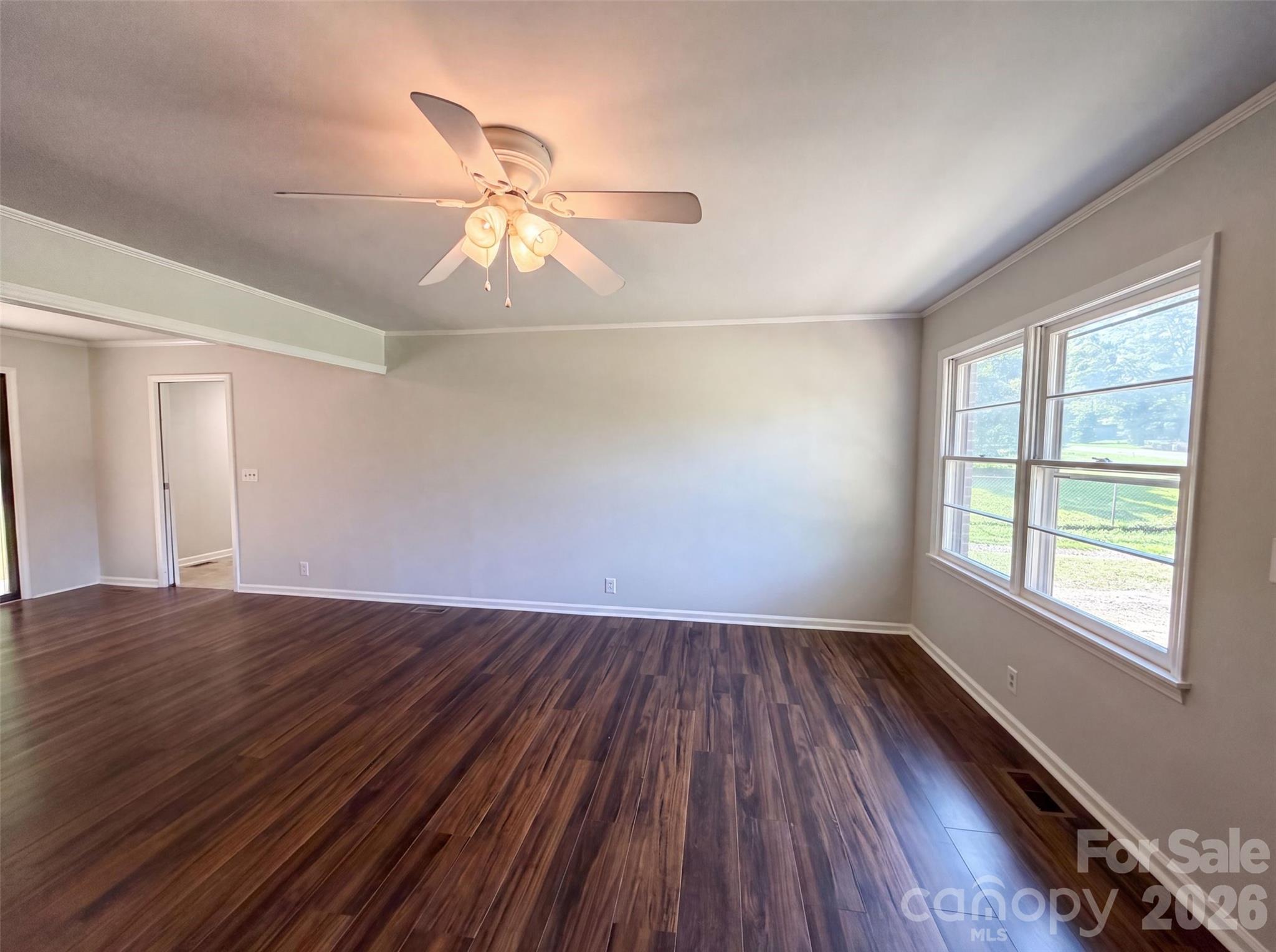 Single Family Residence at 120 Riley Road, Dallas, photo 7 of 16