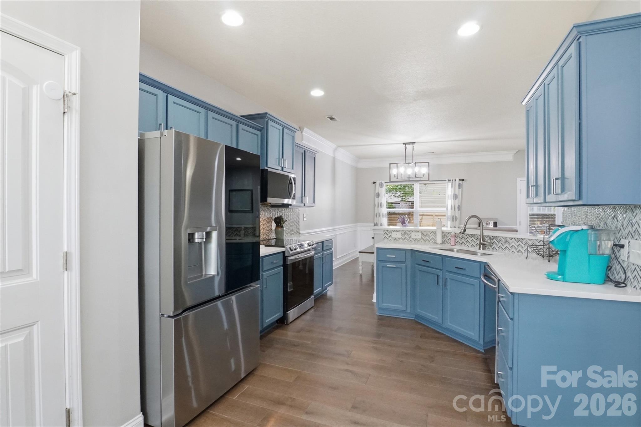 Kitchen with stainless steel appliances! - 835 Estuary Court, Rock Hill
