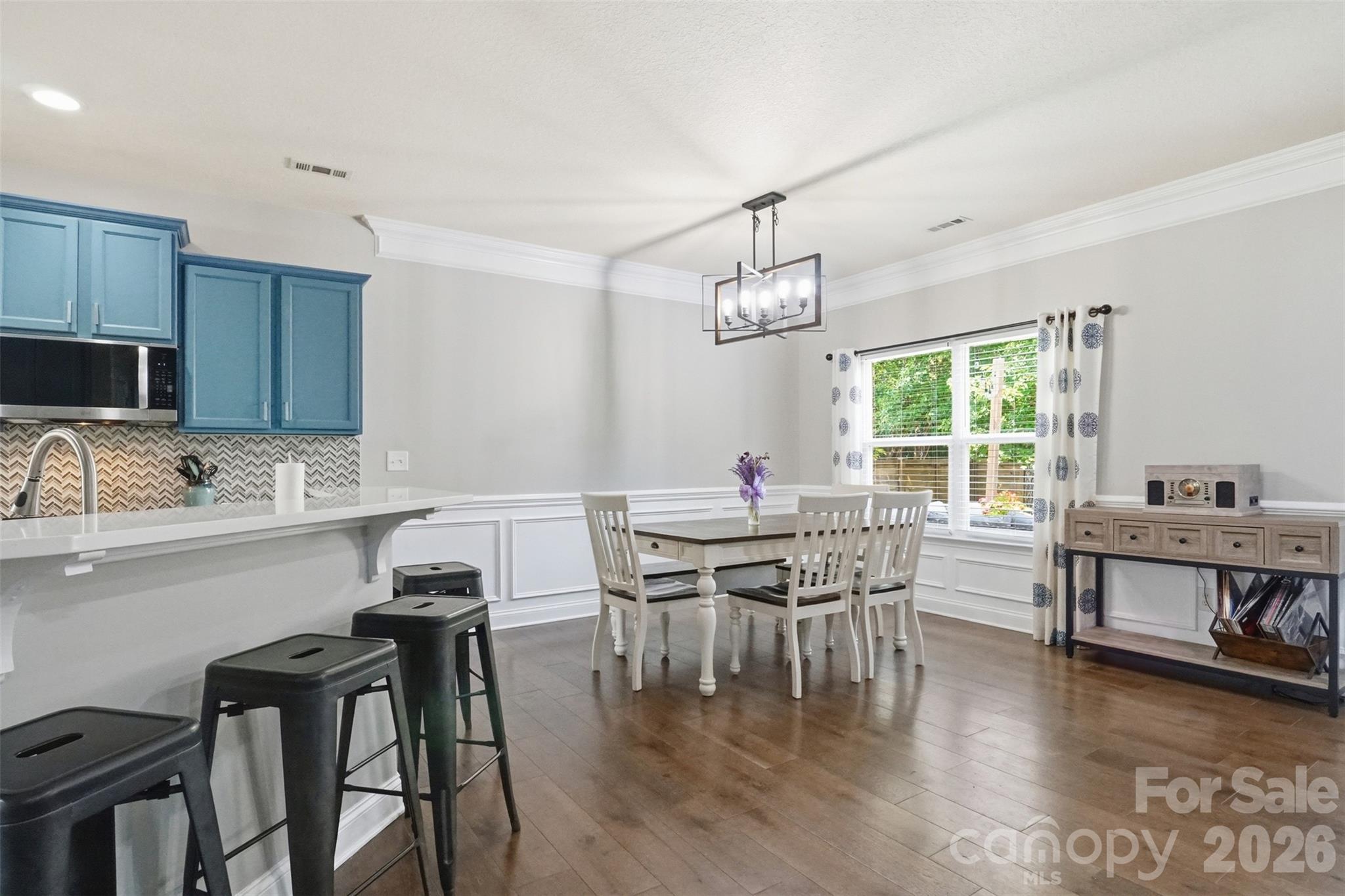 Breakfast bar seats 4! - 835 Estuary Court, Rock Hill