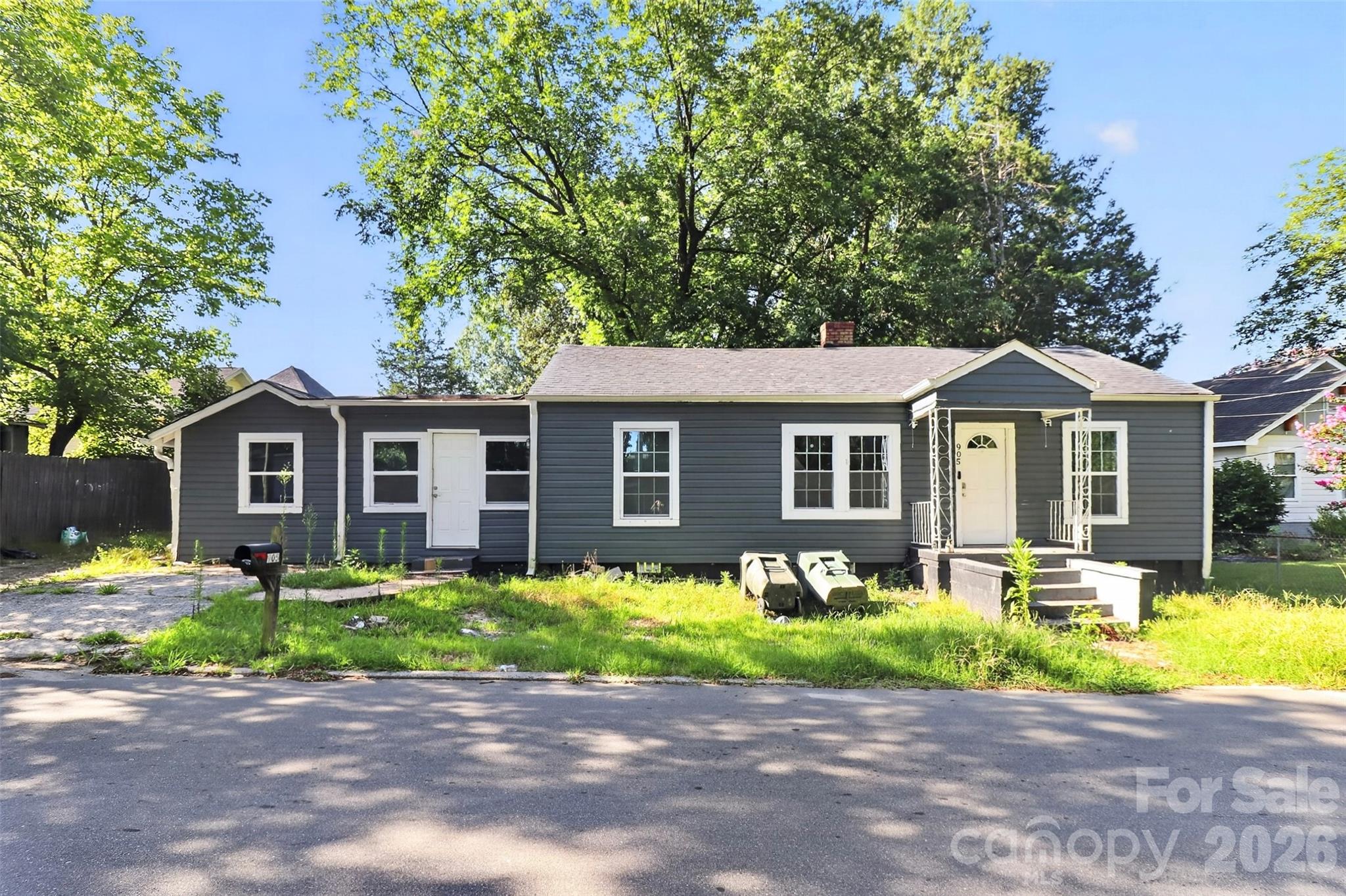 Single Family Residence at 905 Rankin Avenue, Gastonia, photo 2 of 31
