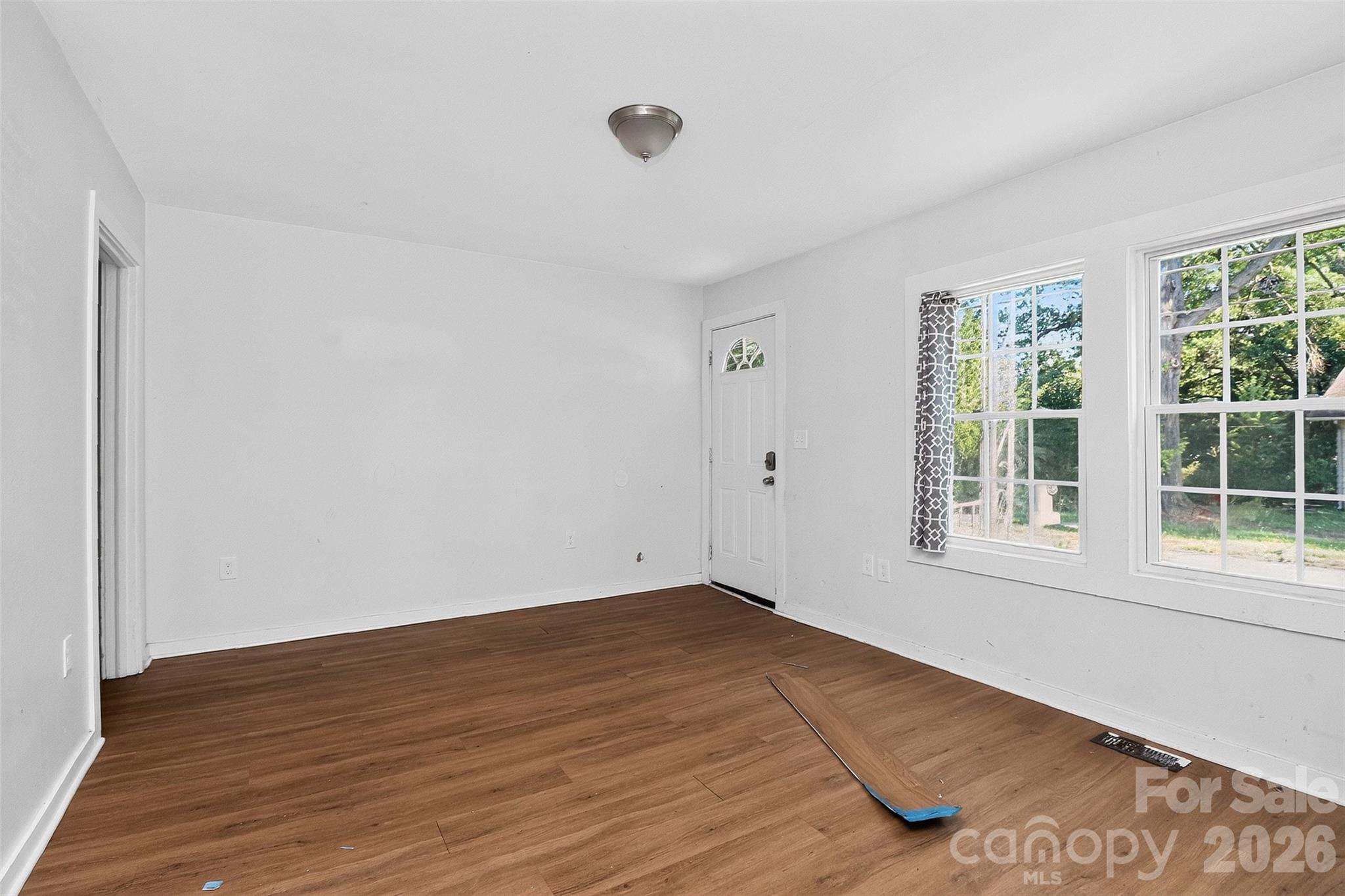 Single Family Residence at 905 Rankin Avenue, Gastonia, photo 4 of 31