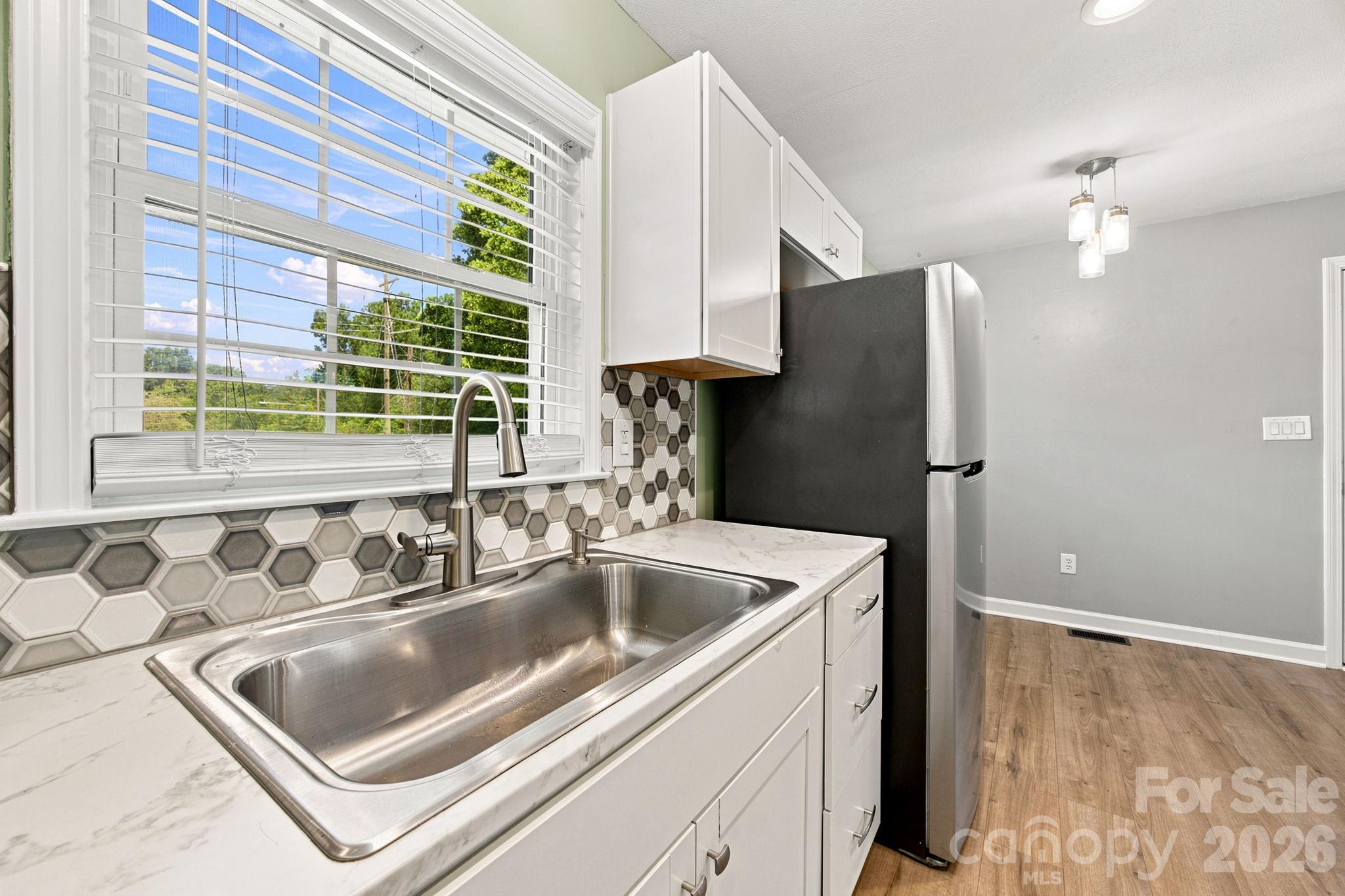 Single Family Residence at 400 Olin Drive, Waxhaw, photo 12 of 40