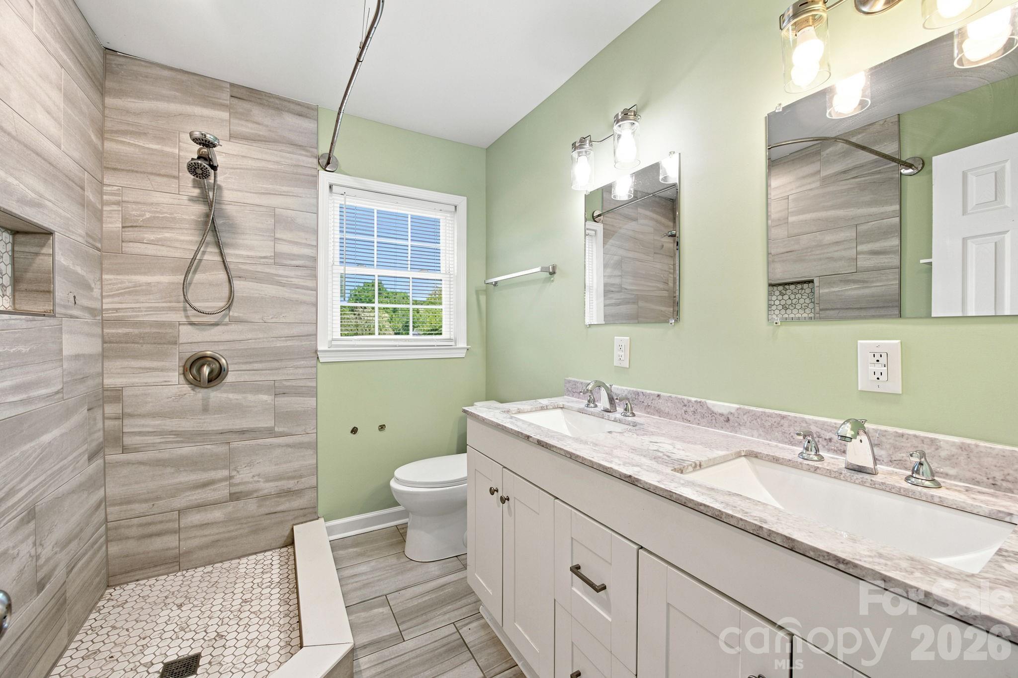 Single Family Residence at 400 Olin Drive, Waxhaw, photo 21 of 40