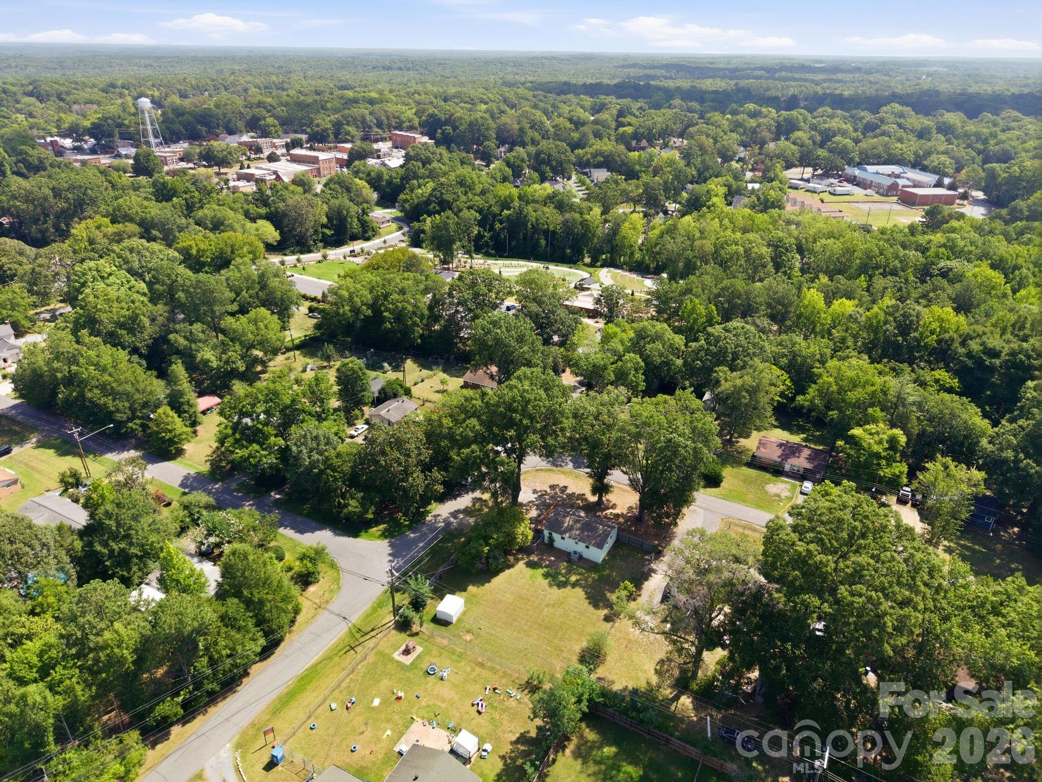 Single Family Residence at 400 Olin Drive, Waxhaw, photo 32 of 40