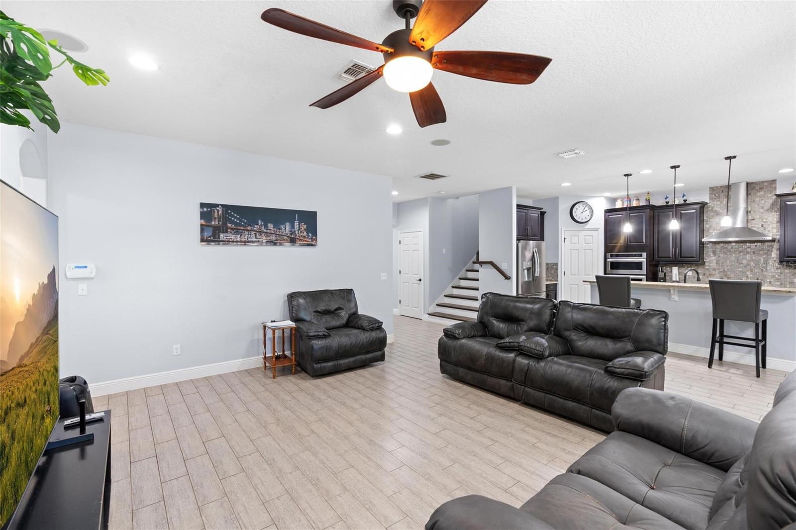 Single Family Residence at 1204 LEXINGTON AVE, DAVENPORT, photo 10 of 44
