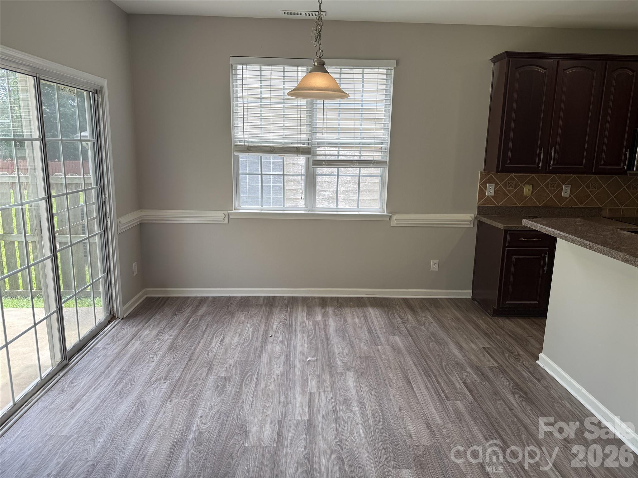 Be=reakfast Nook - 13514 Delstone Drive, Huntersville