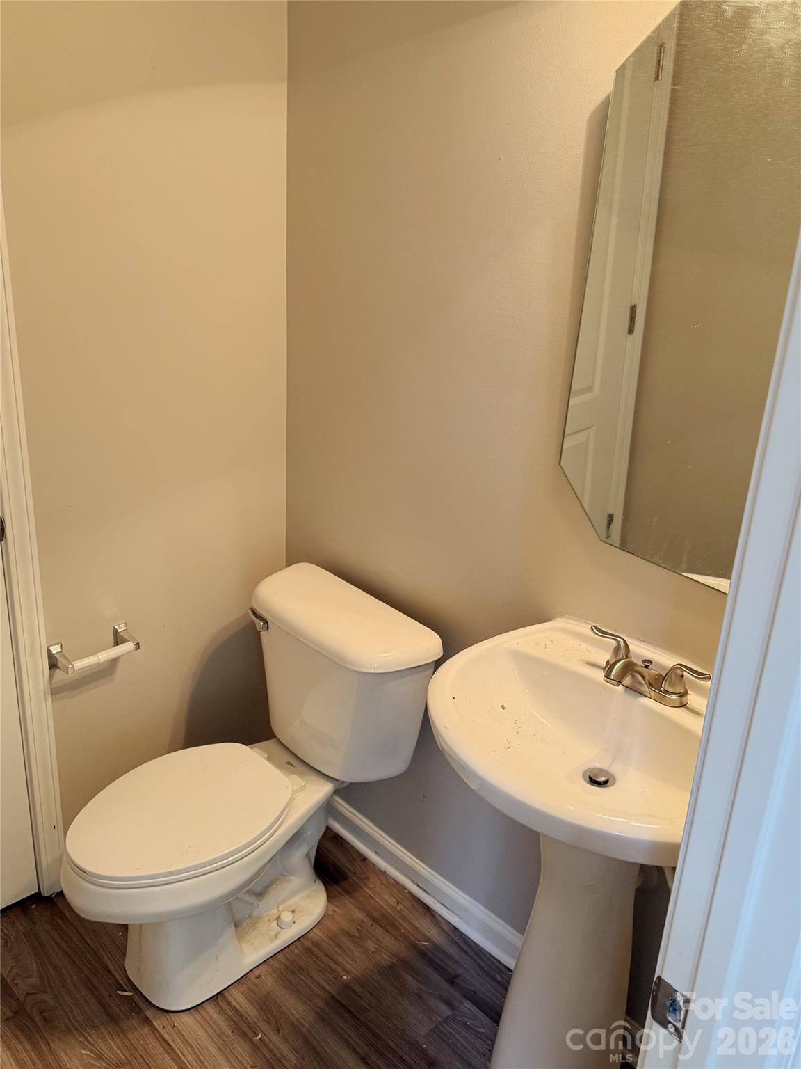 Guest Bathroom - 13514 Delstone Drive, Huntersville