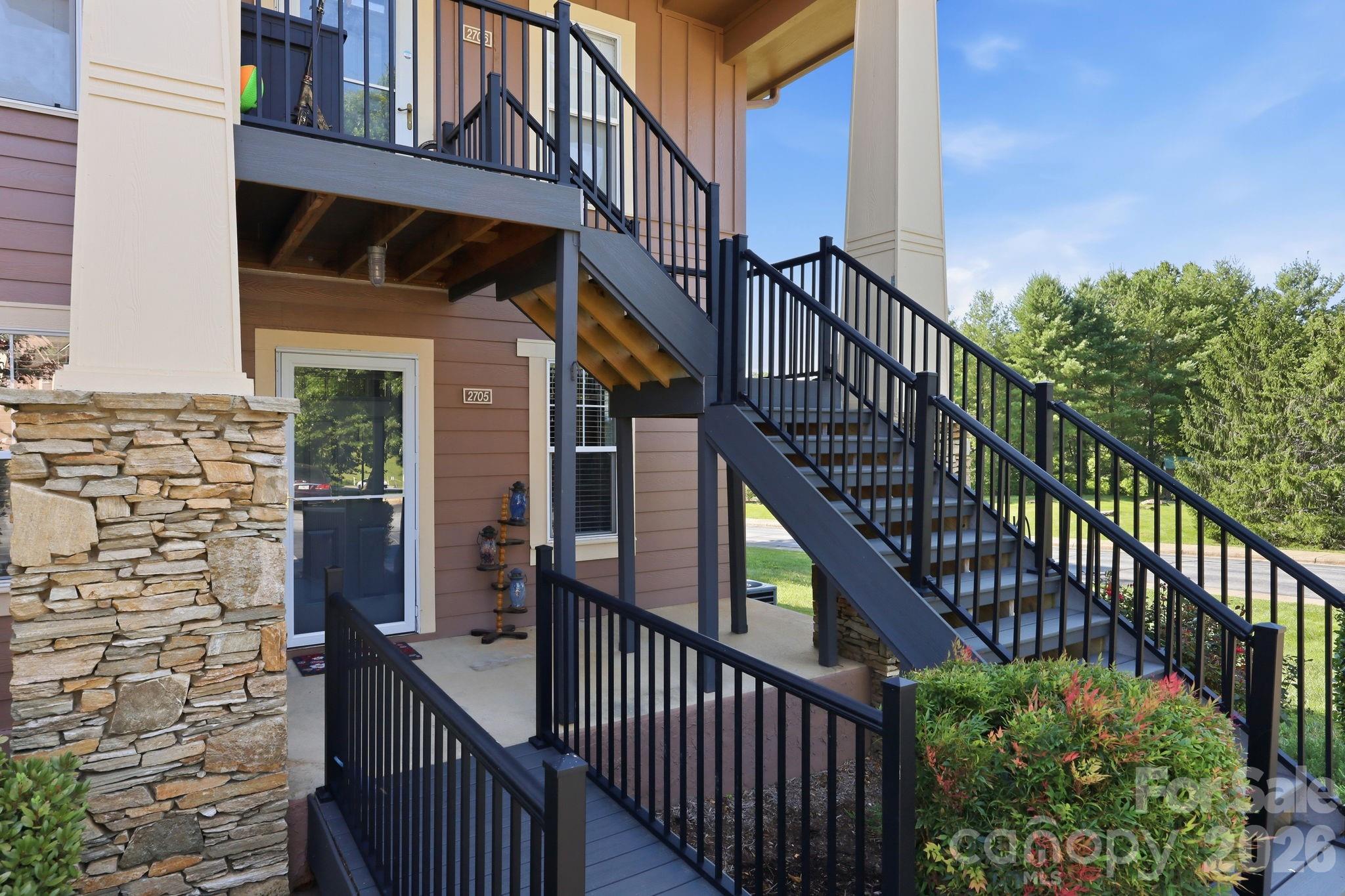 Main Level End Unit - 2705 Deermouse Way, Hendersonville