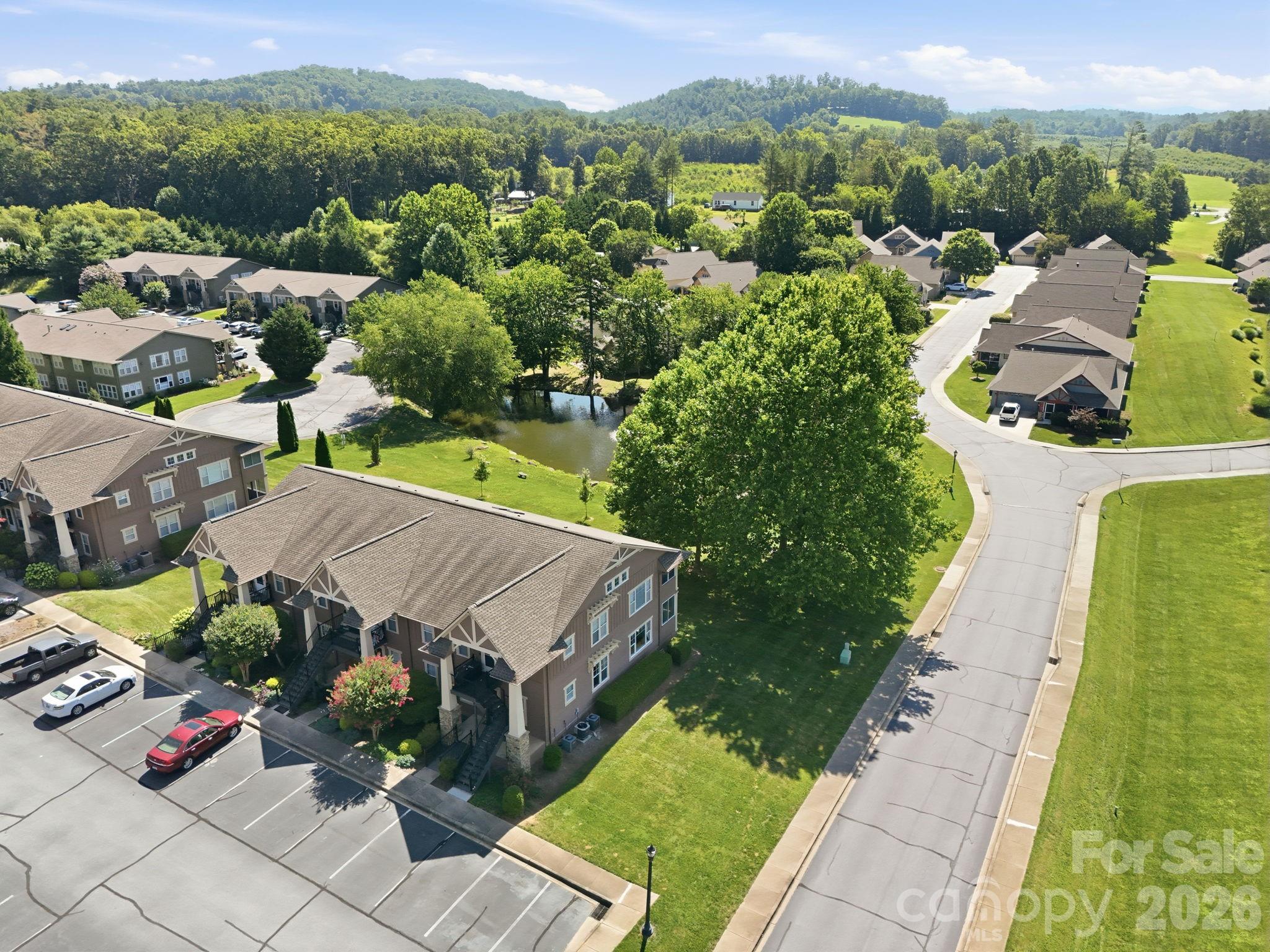 Condominium at 2705 Deermouse Way, Hendersonville, photo 33 of 47