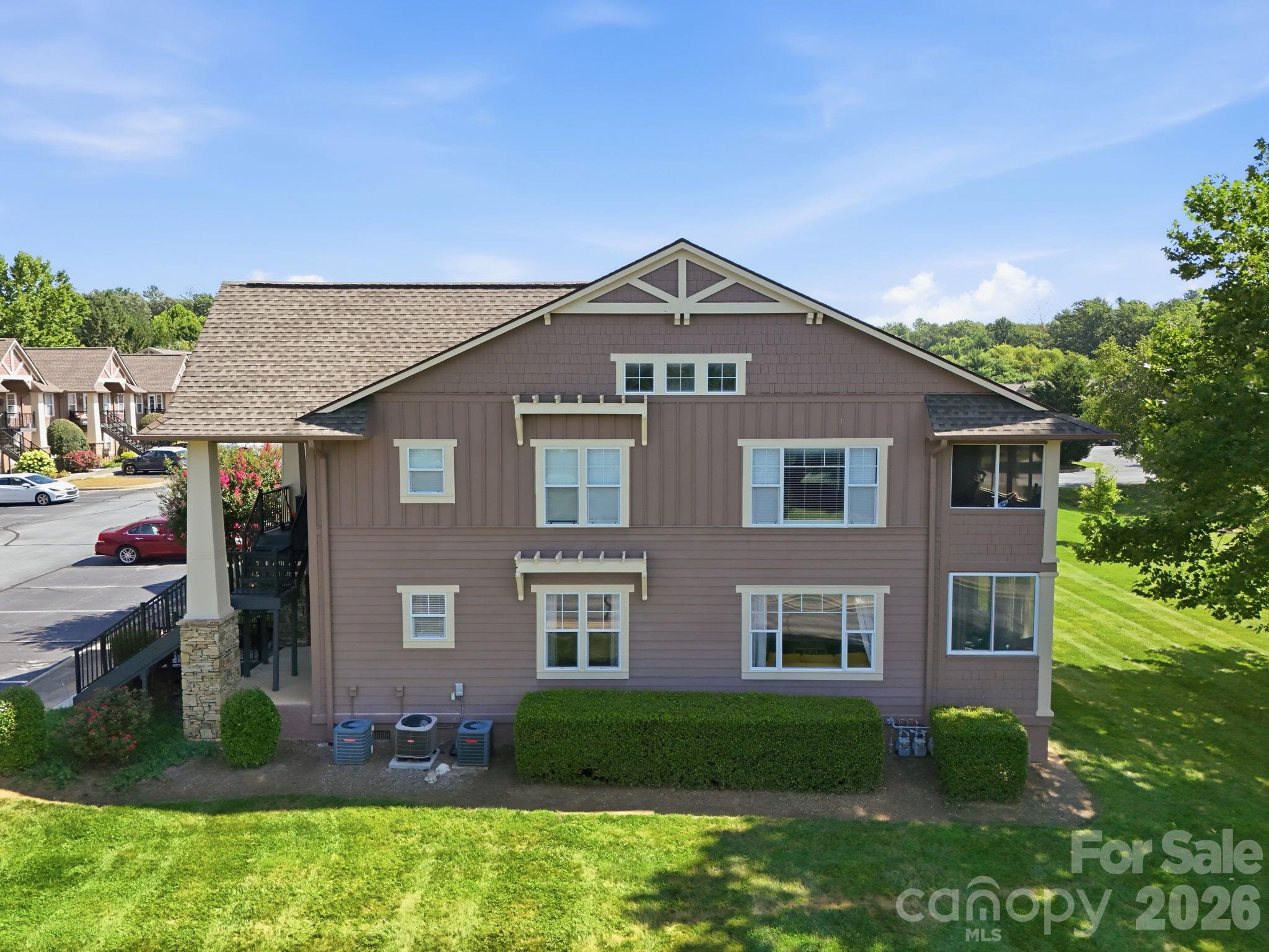 Condominium at 2705 Deermouse Way, Hendersonville, photo 38 of 47