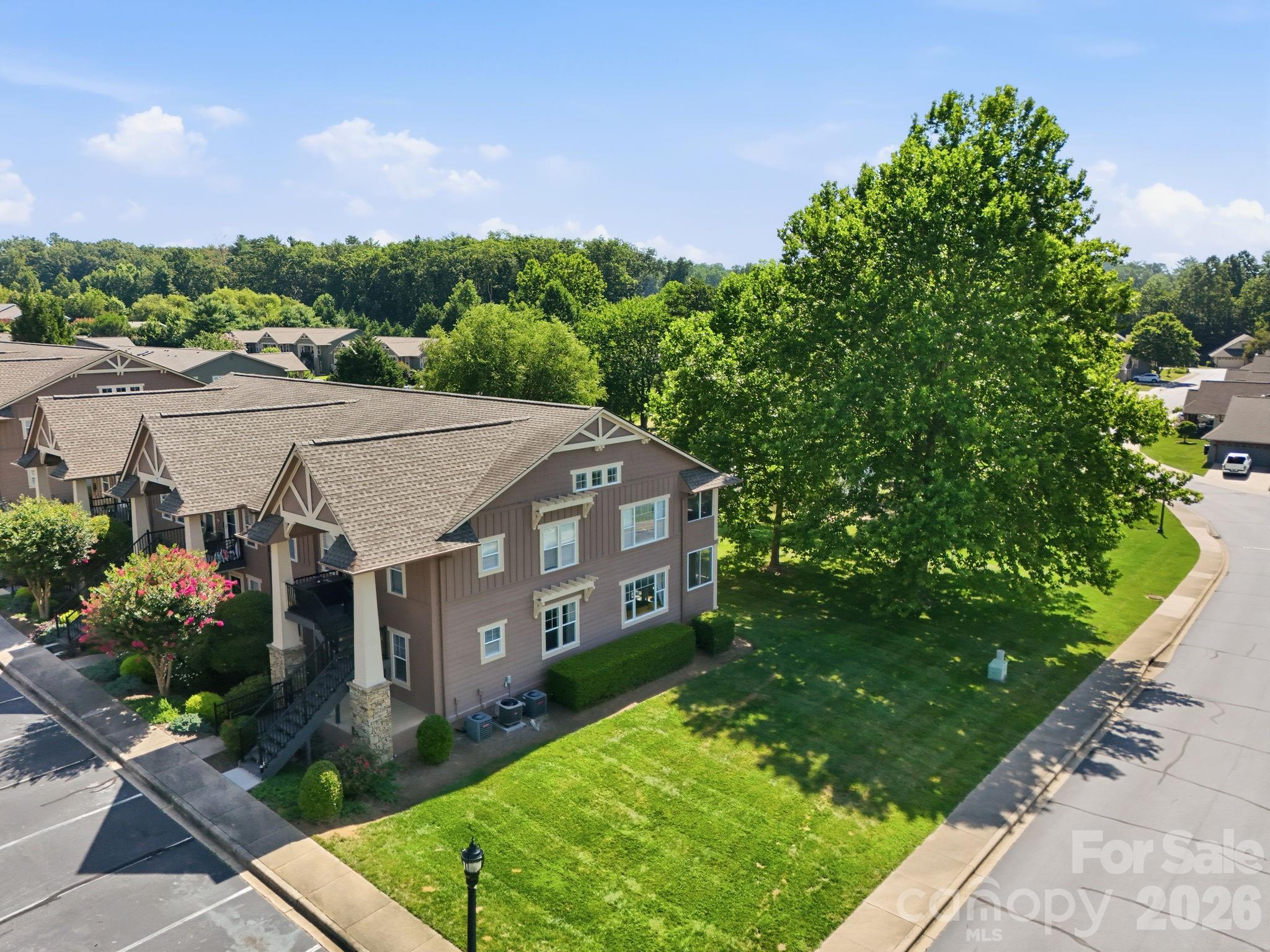 Condominium at 2705 Deermouse Way, Hendersonville, photo 40 of 47