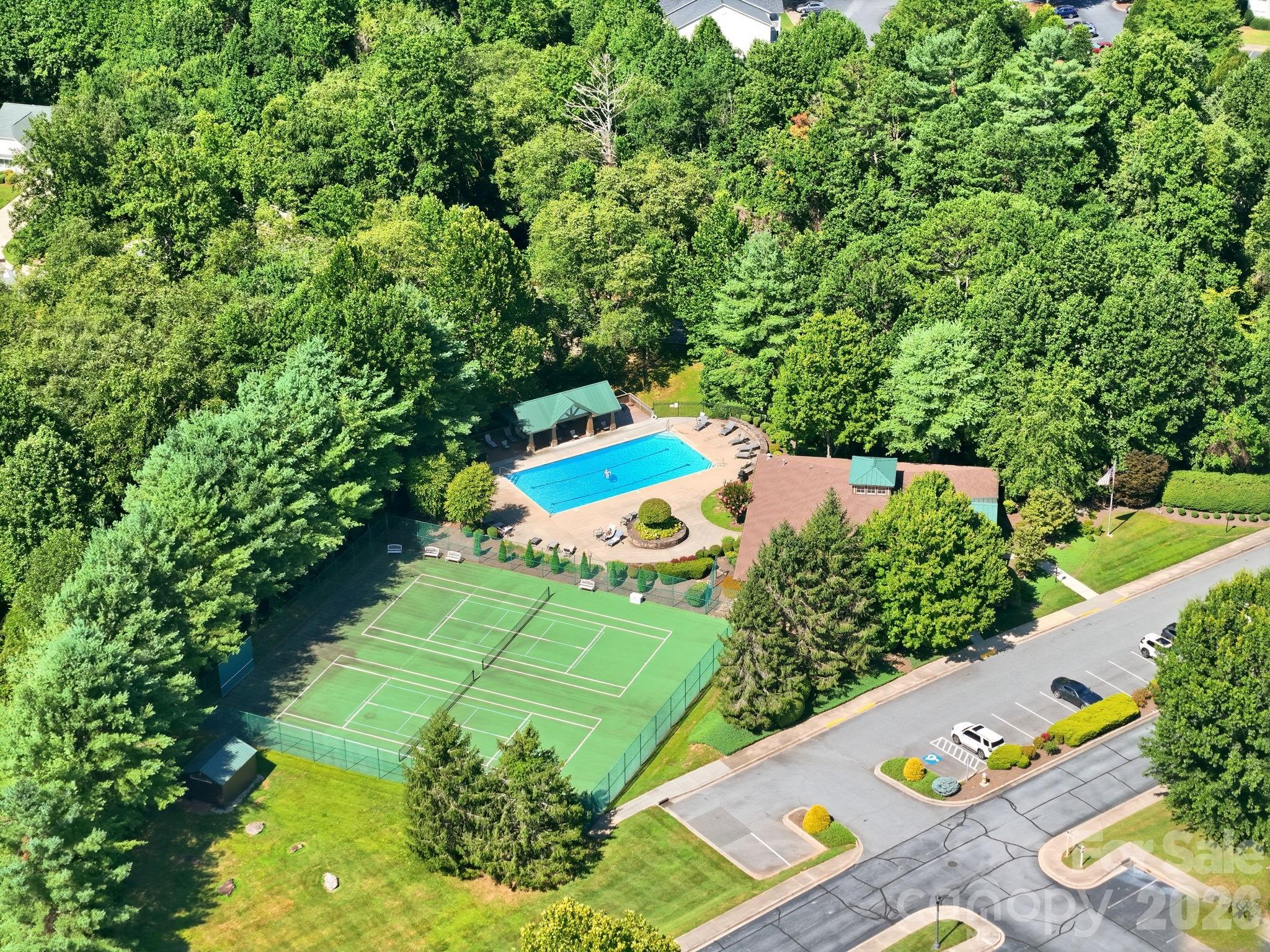 Condominium at 2705 Deermouse Way, Hendersonville, photo 44 of 47