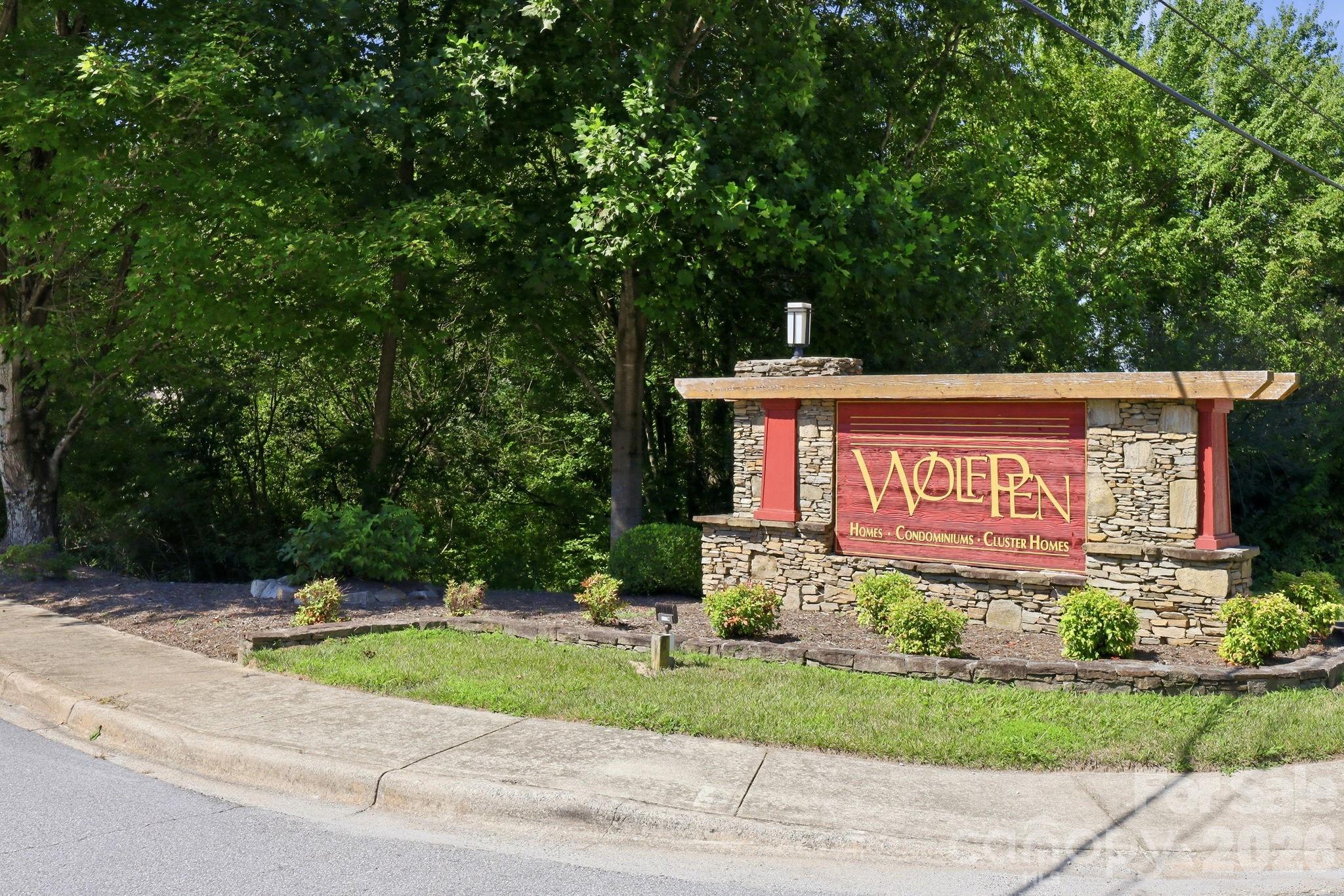 Condominium at 2705 Deermouse Way, Hendersonville, photo 46 of 47