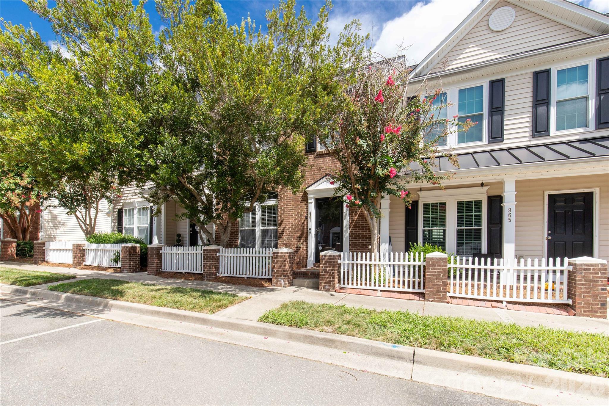 Townhouse at 961 Coolsprings Lane, Rock Hill, photo 3 of 38