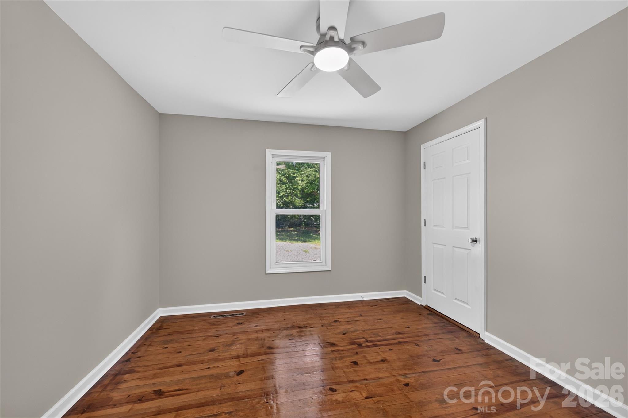 Single Family Residence at 620 10th Street Boulevard NW, Hickory, photo 22 of 32