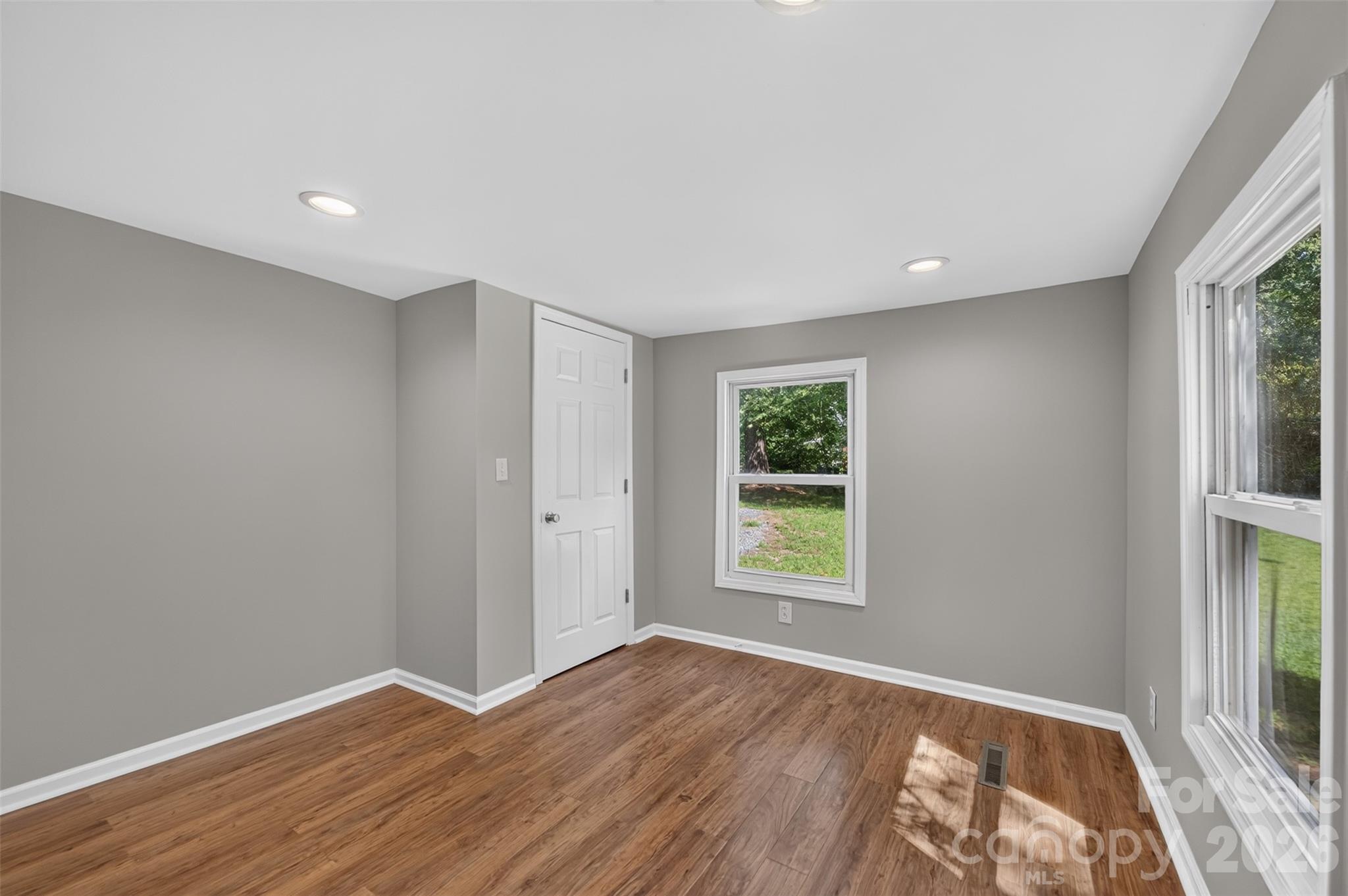 Single Family Residence at 620 10th Street Boulevard NW, Hickory, photo 27 of 32