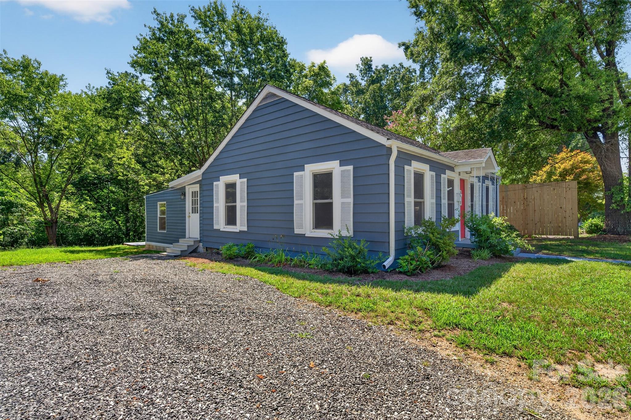 Single Family Residence at 620 10th Street Boulevard NW, Hickory, photo 31 of 32