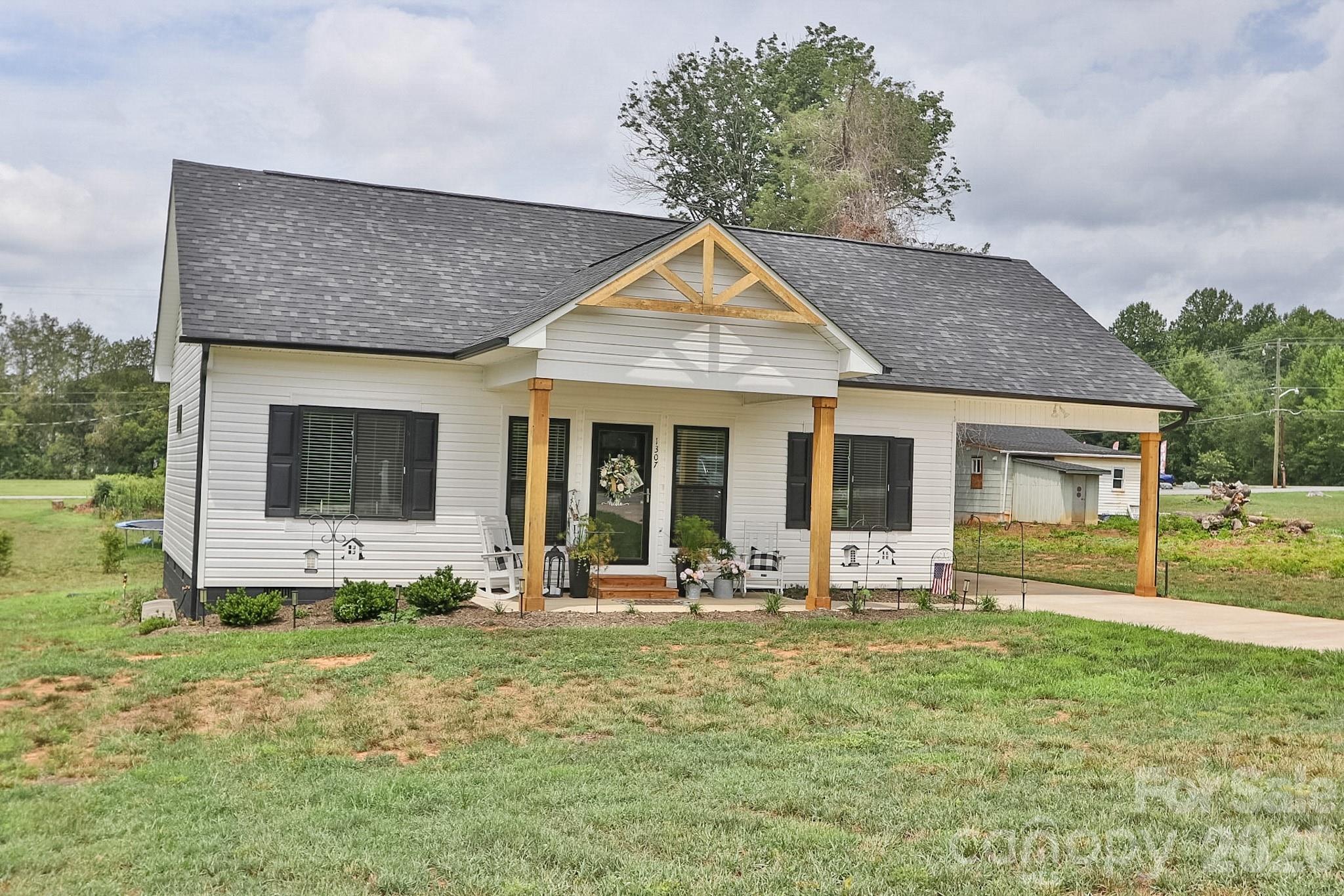 Single Family Residence at 1307 Unifi Industrial Drive, Yadkinville, photo 34 of 35