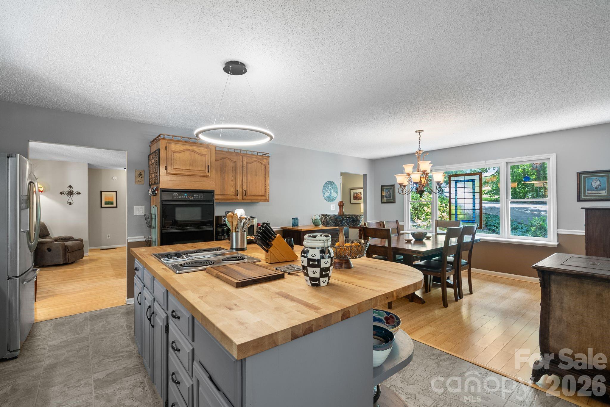 Single Family Residence at 15 Forest Ridge Lane, Weaverville, photo 18 of 48