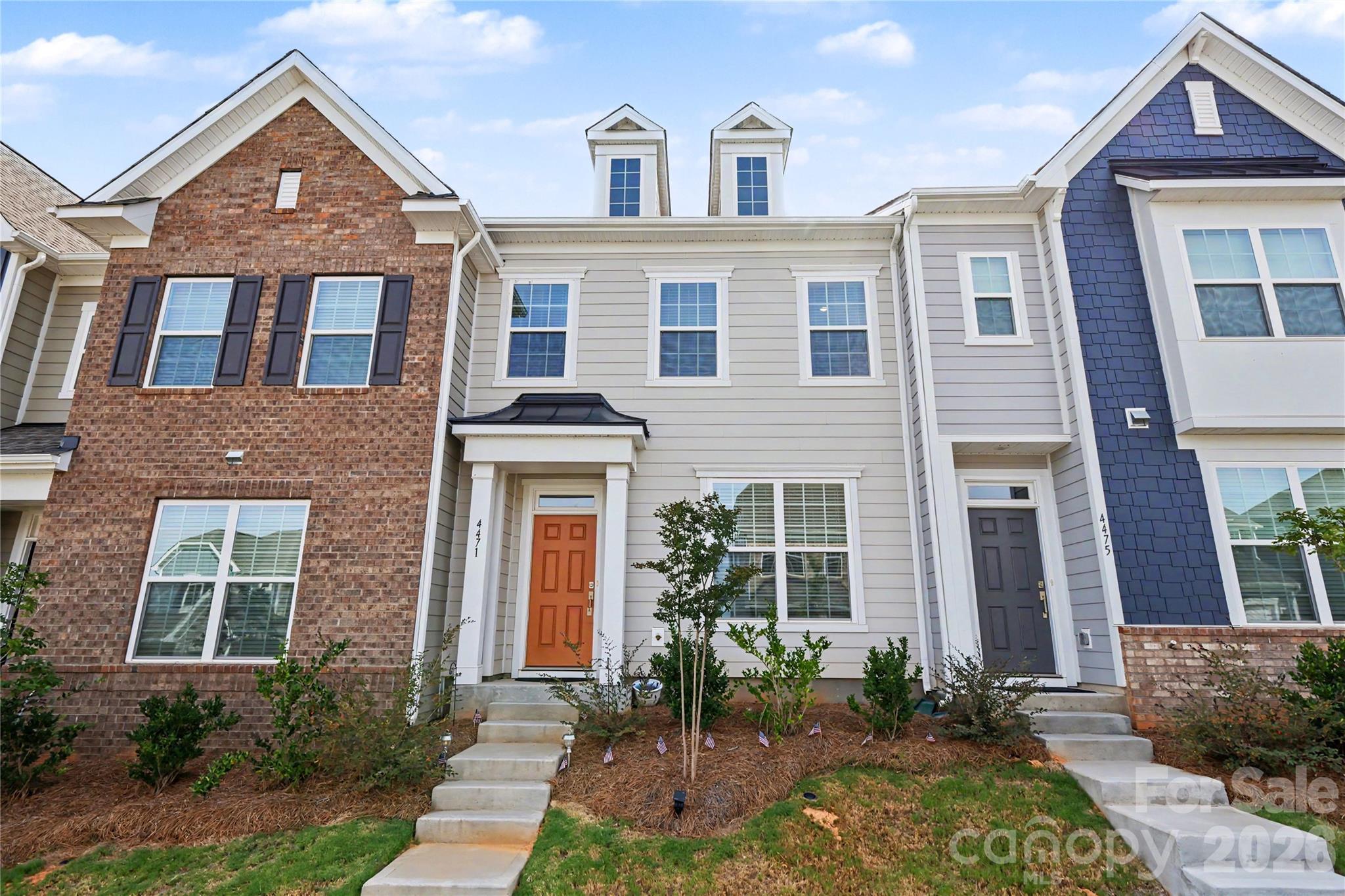 Townhouse at 4471 Potters Wheel Drive, Fort Mill, photo 2 of 16