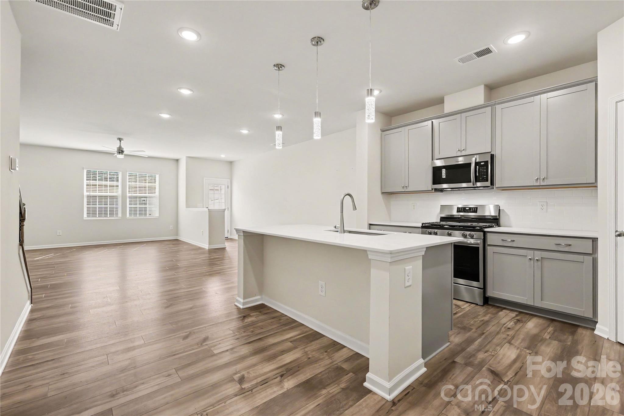 Townhouse at 4471 Potters Wheel Drive, Fort Mill, photo 3 of 16