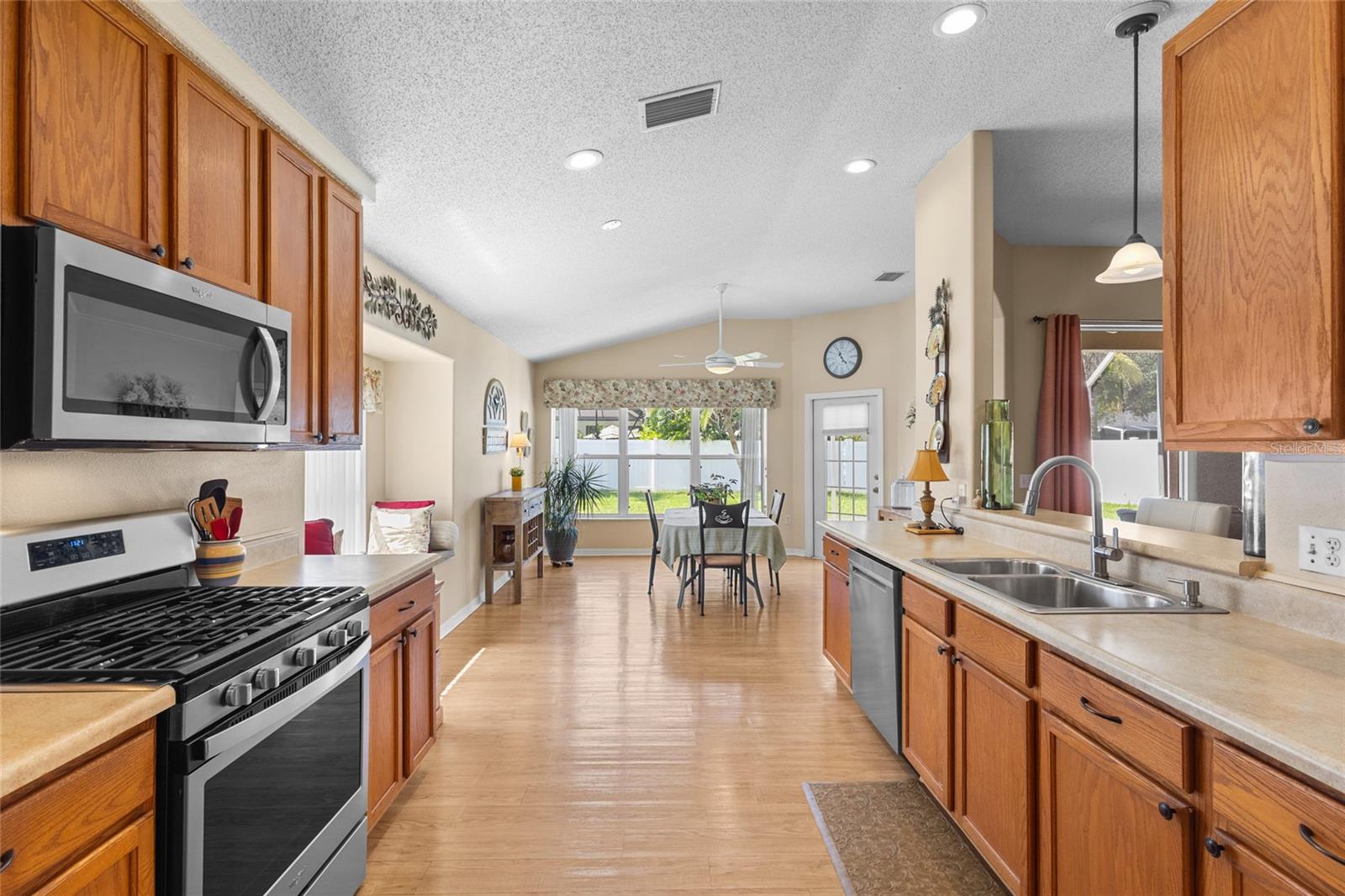 Single Family Residence at 12530 ROCKROSE GLN, BRADENTON, photo 16 of 46