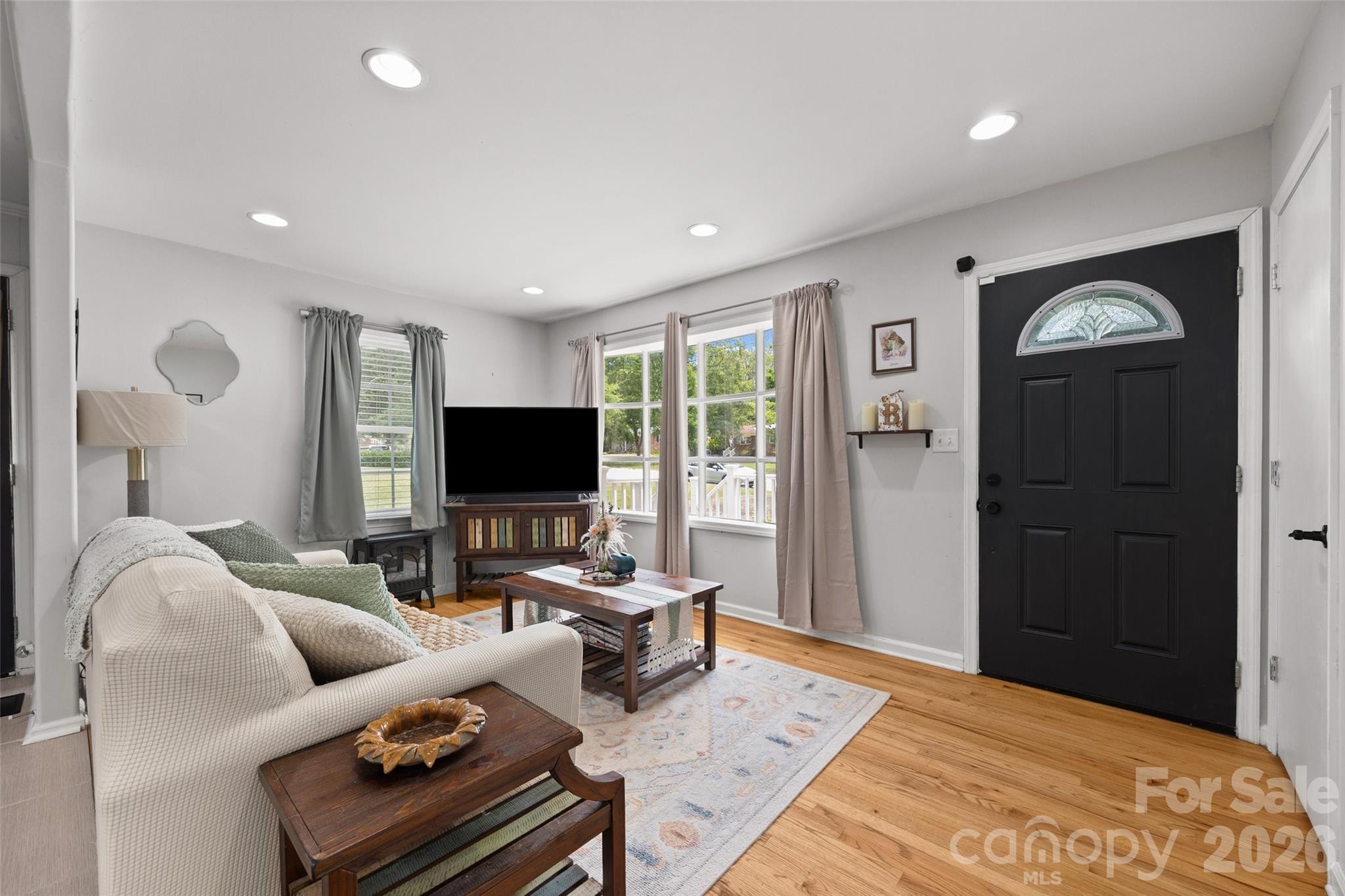 Single Family Residence at 1537 Mcgill Street, Rock Hill, photo 5 of 28