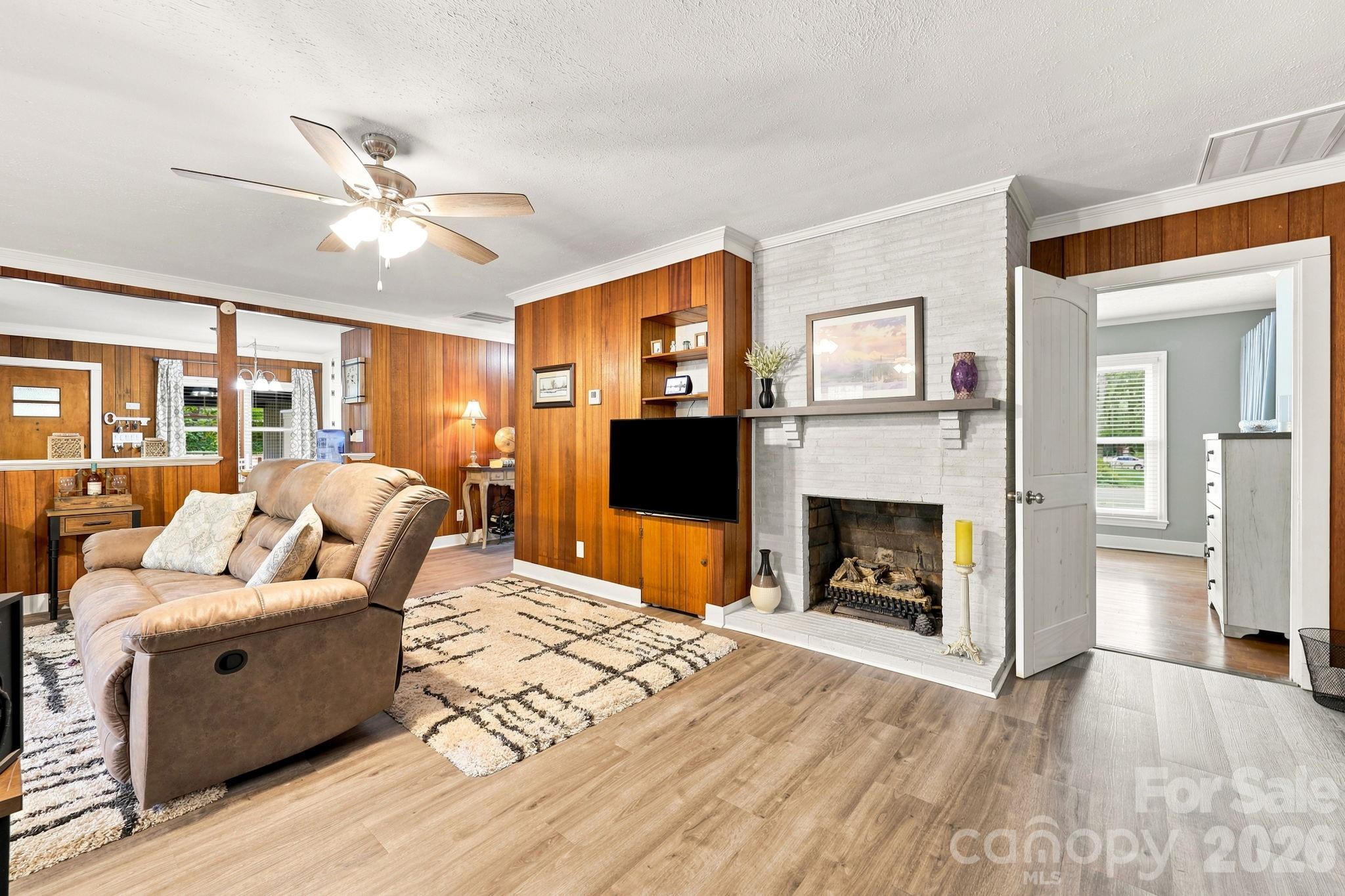 Single Family Residence at 138 Circle Drive, Thomasville, photo 8 of 36