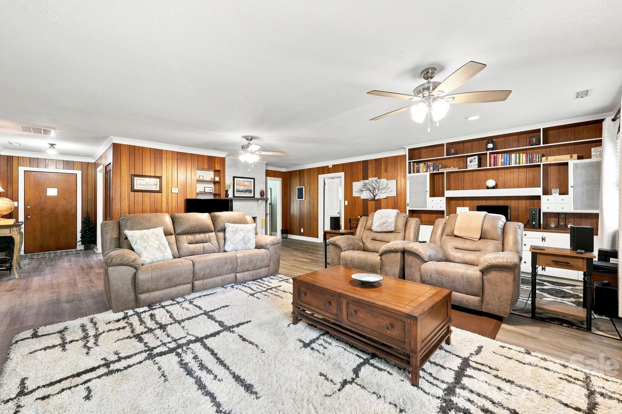 Single Family Residence at 138 Circle Drive, Thomasville, photo 12 of 36